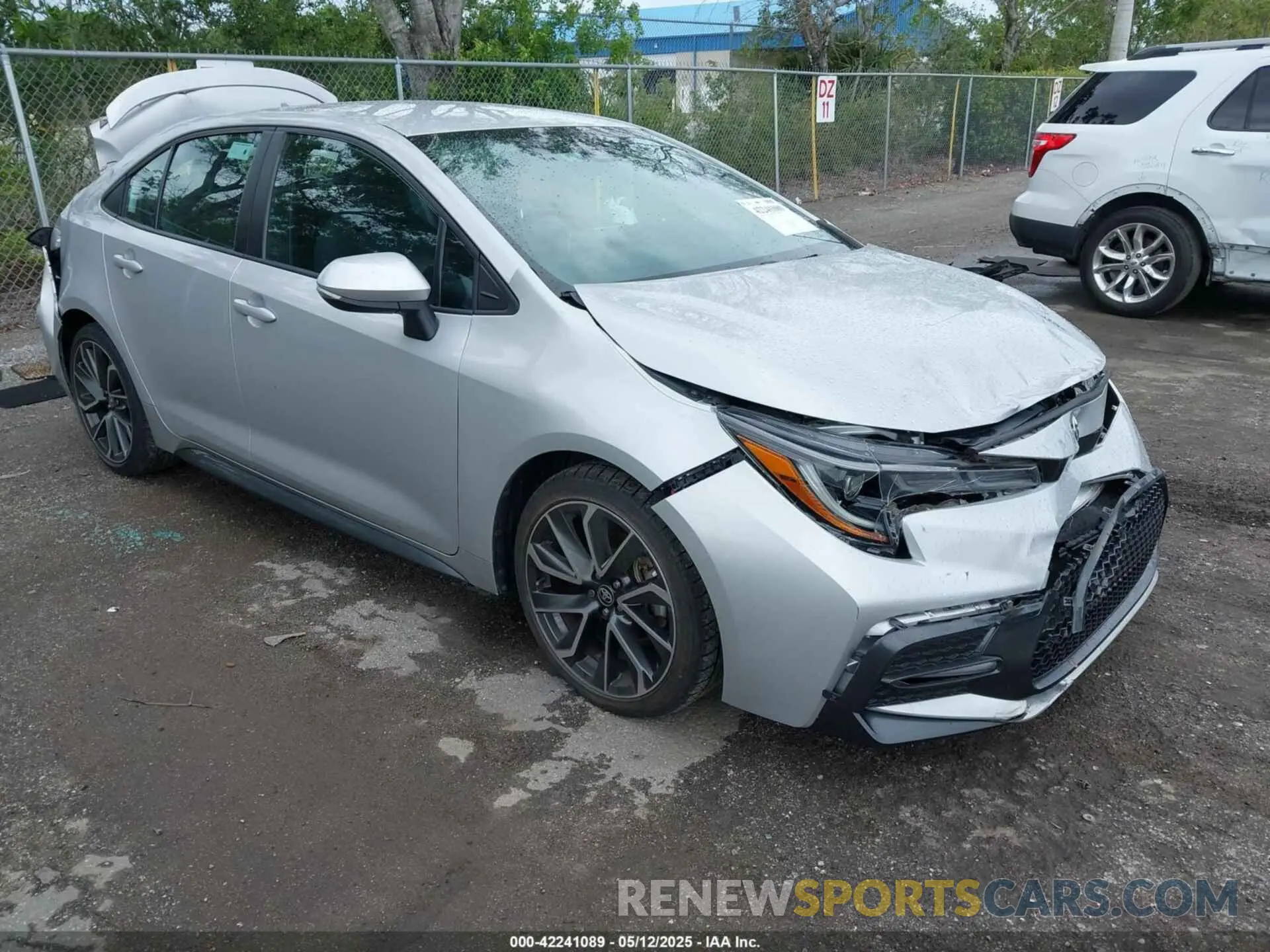 1 Photograph of a damaged car 5YFS4RCE3LP042973 TOYOTA COROLLA 2020