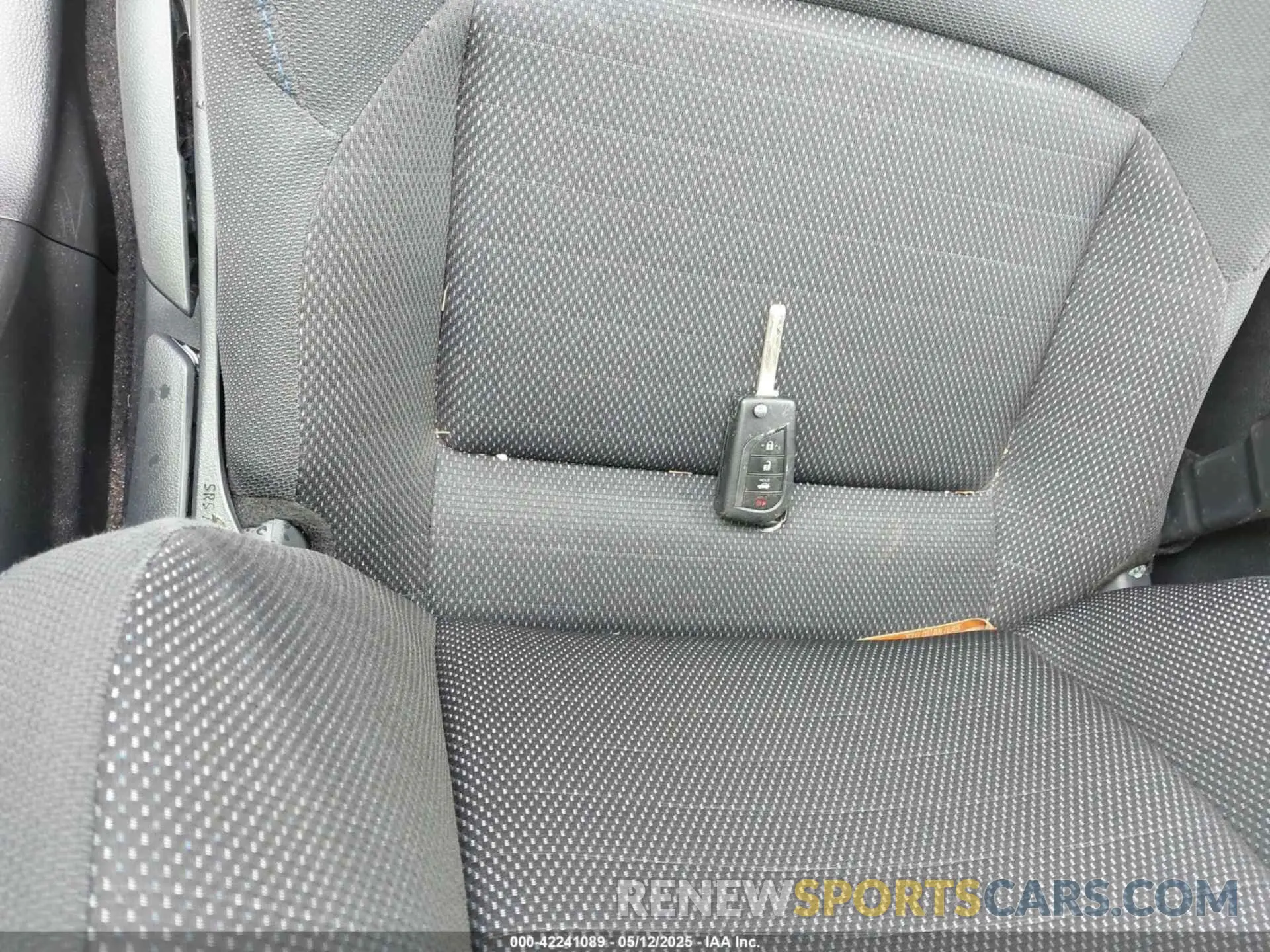 11 Photograph of a damaged car 5YFS4RCE3LP042973 TOYOTA COROLLA 2020
