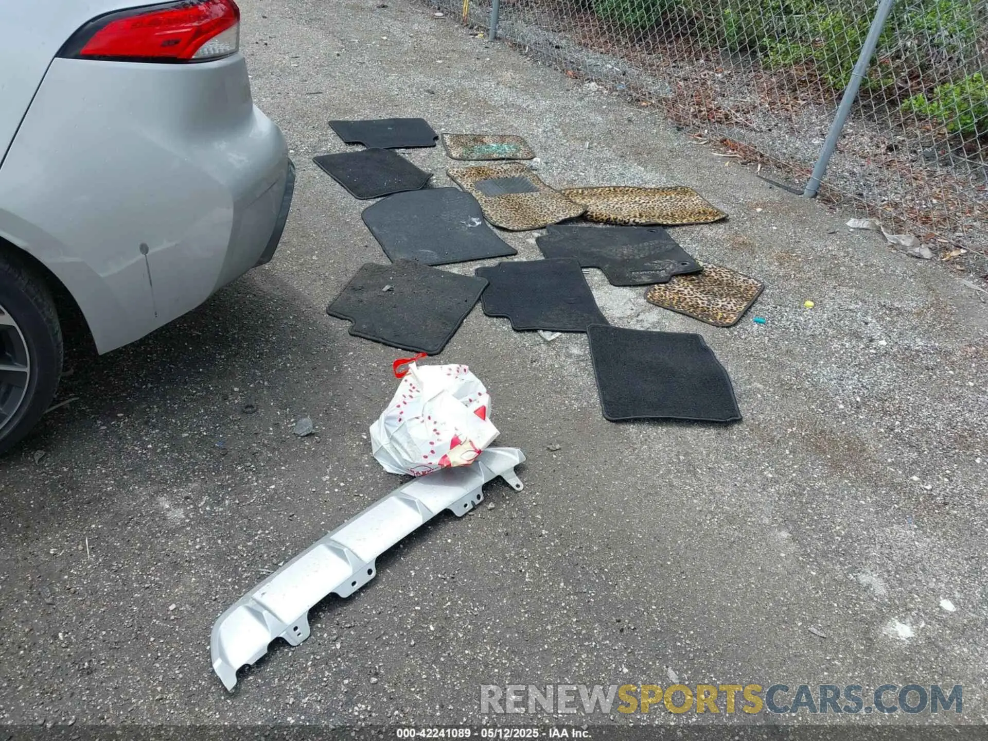 12 Photograph of a damaged car 5YFS4RCE3LP042973 TOYOTA COROLLA 2020