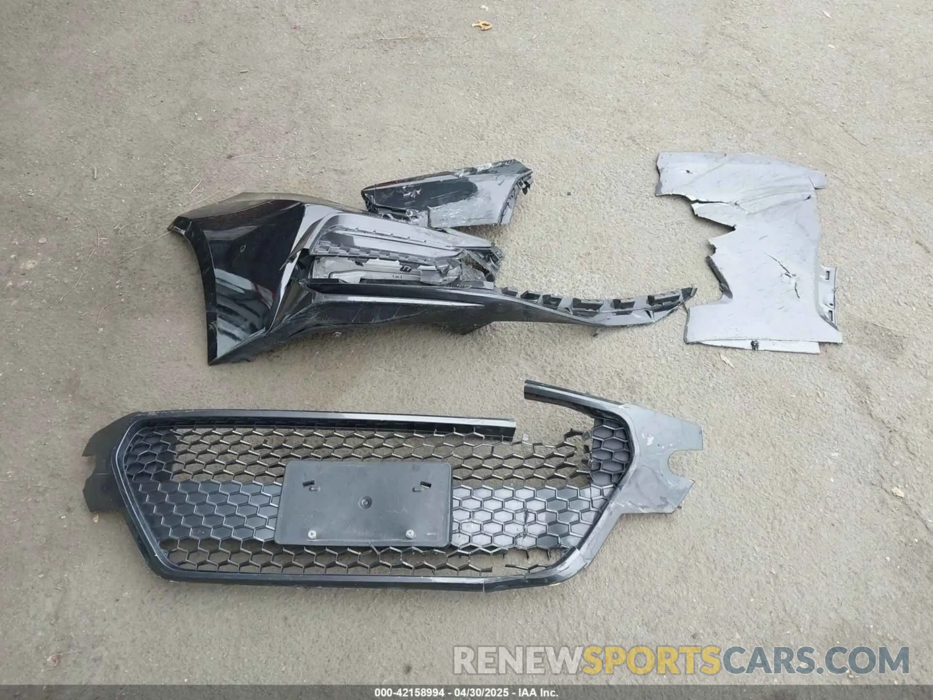 12 Photograph of a damaged car 5YFS4RCE4LP003857 TOYOTA COROLLA 2020