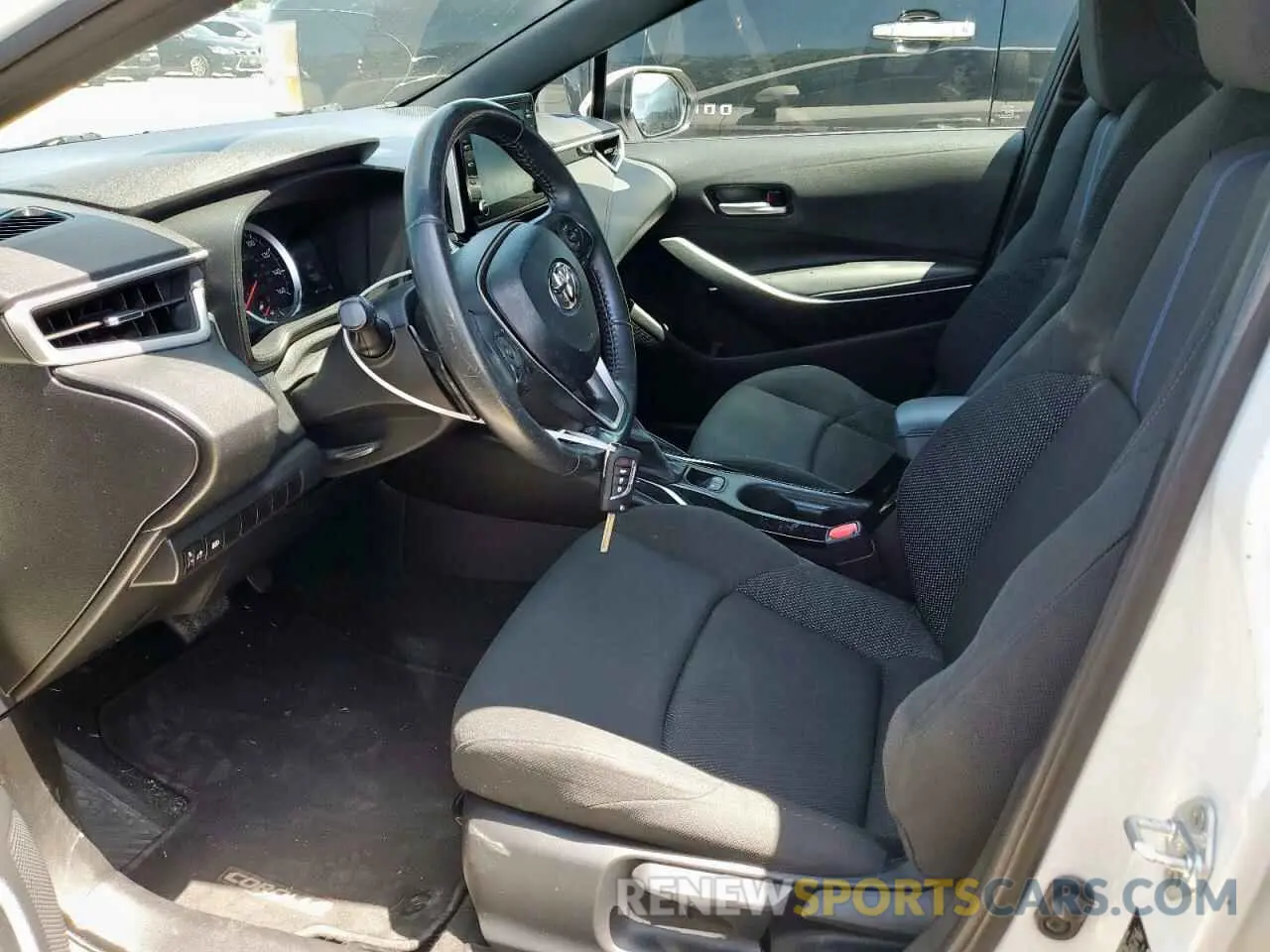 7 Photograph of a damaged car 5YFS4RCE4LP016060 TOYOTA COROLLA 2020