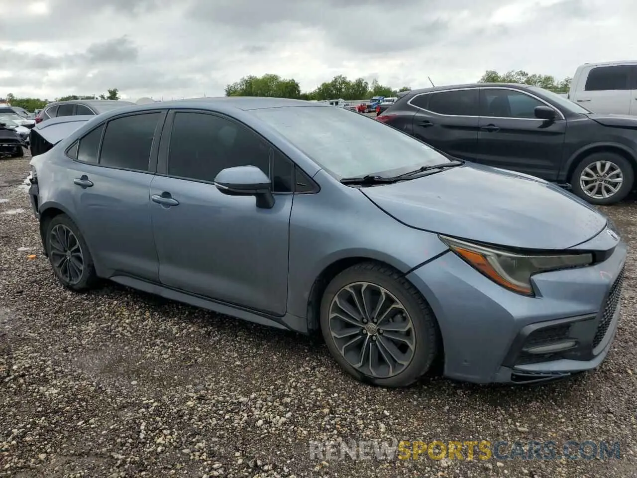 4 Photograph of a damaged car 5YFS4RCE4LP022862 TOYOTA COROLLA 2020