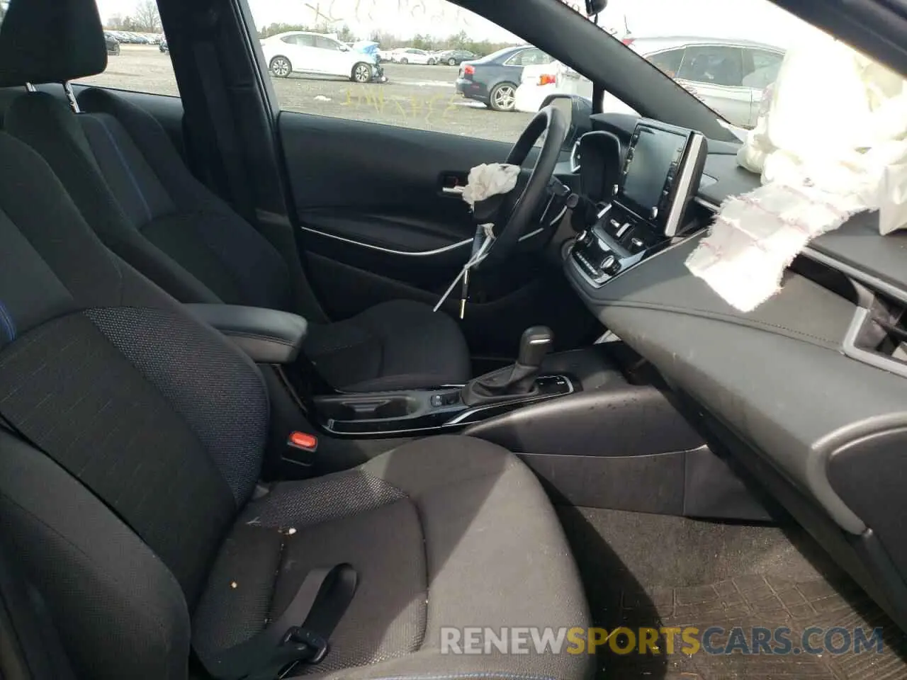 5 Photograph of a damaged car 5YFS4RCE4LP035983 TOYOTA COROLLA 2020