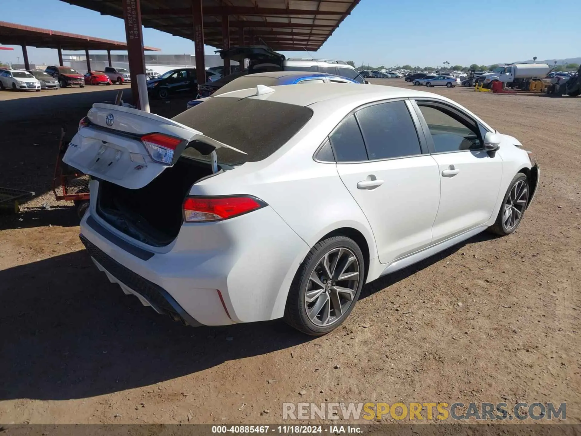 4 Photograph of a damaged car 5YFS4RCE4LP055120 TOYOTA COROLLA 2020
