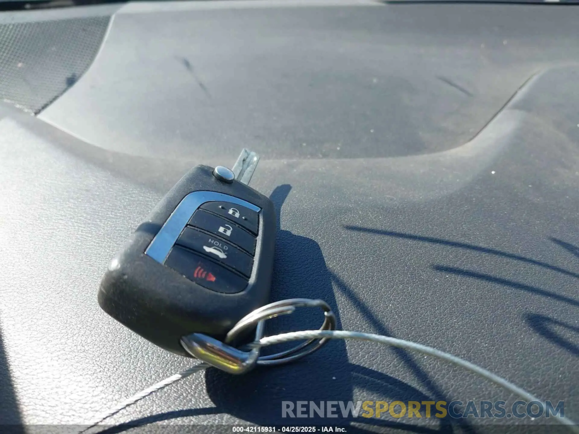 11 Photograph of a damaged car 5YFS4RCE5LP016441 TOYOTA COROLLA 2020