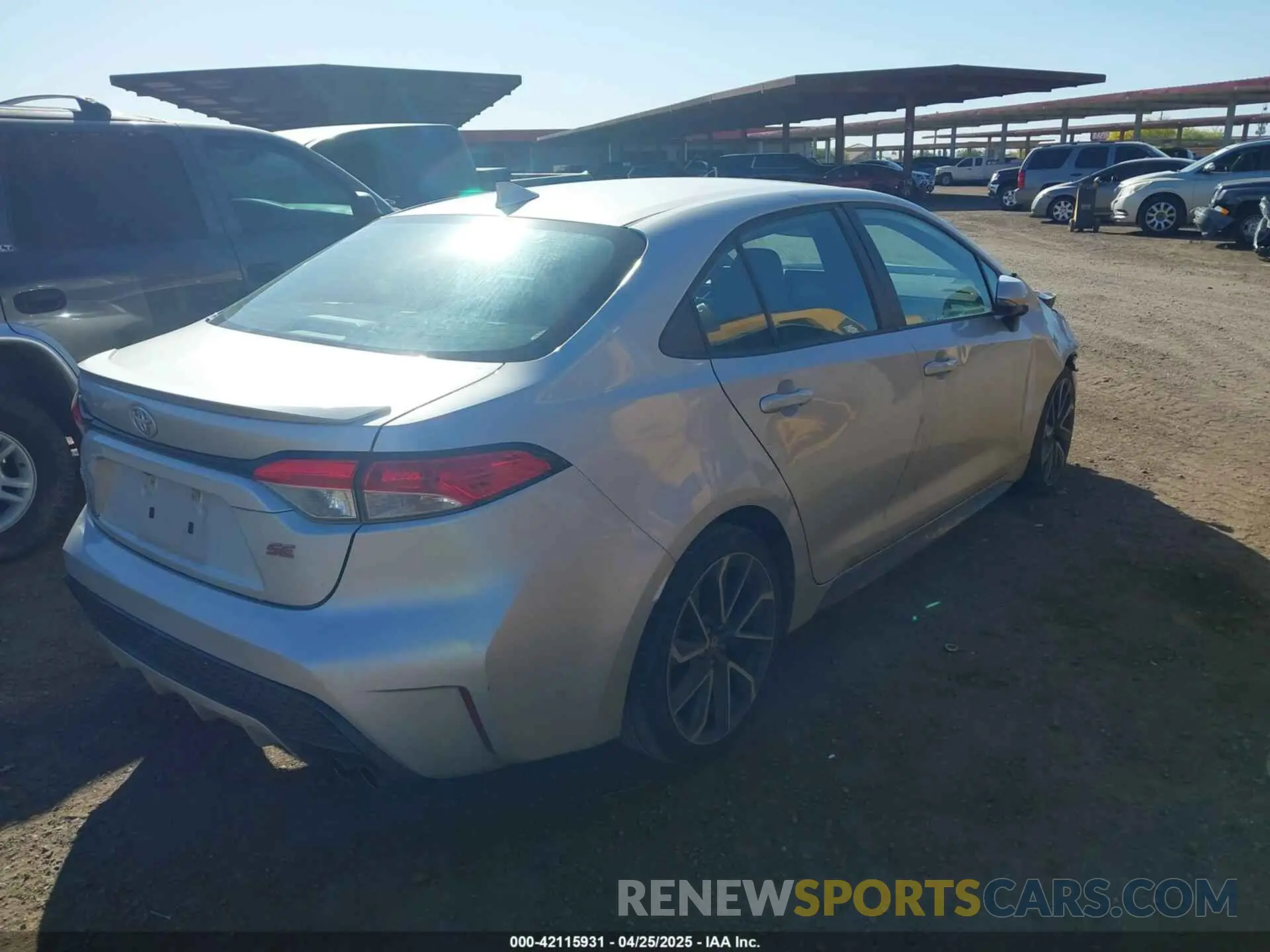4 Photograph of a damaged car 5YFS4RCE5LP016441 TOYOTA COROLLA 2020