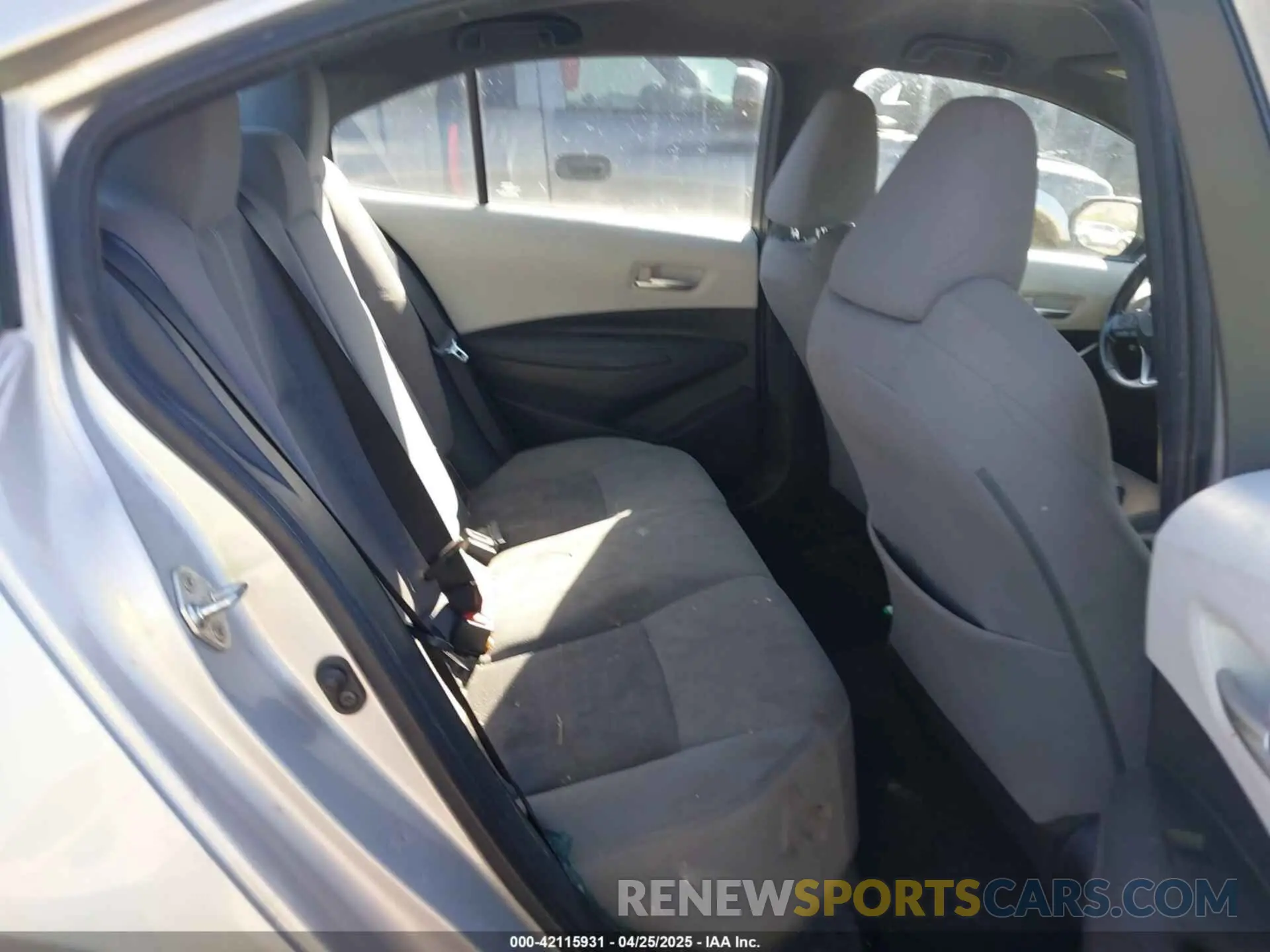 8 Photograph of a damaged car 5YFS4RCE5LP016441 TOYOTA COROLLA 2020