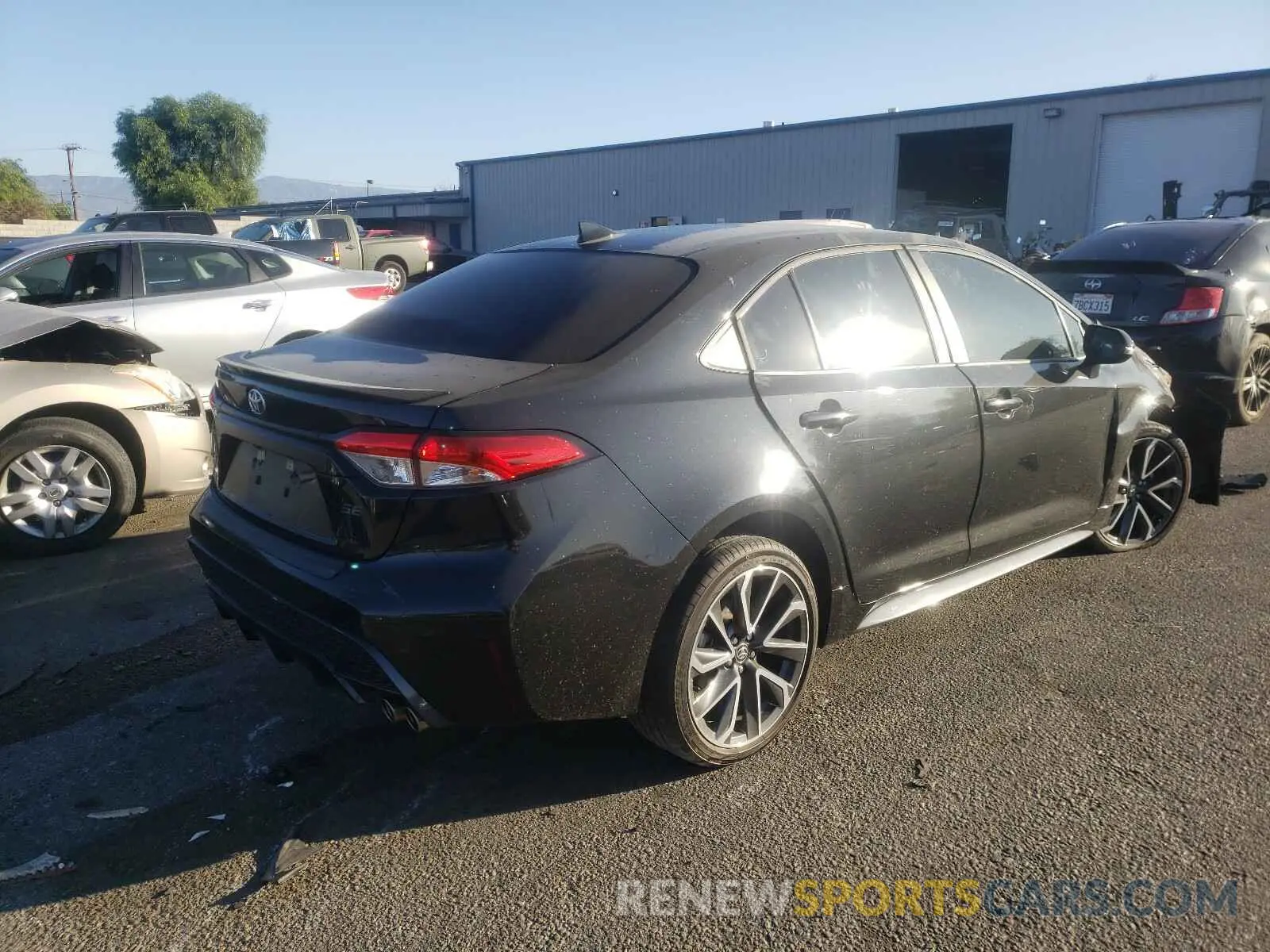 4 Photograph of a damaged car 5YFS4RCE5LP016813 TOYOTA COROLLA 2020