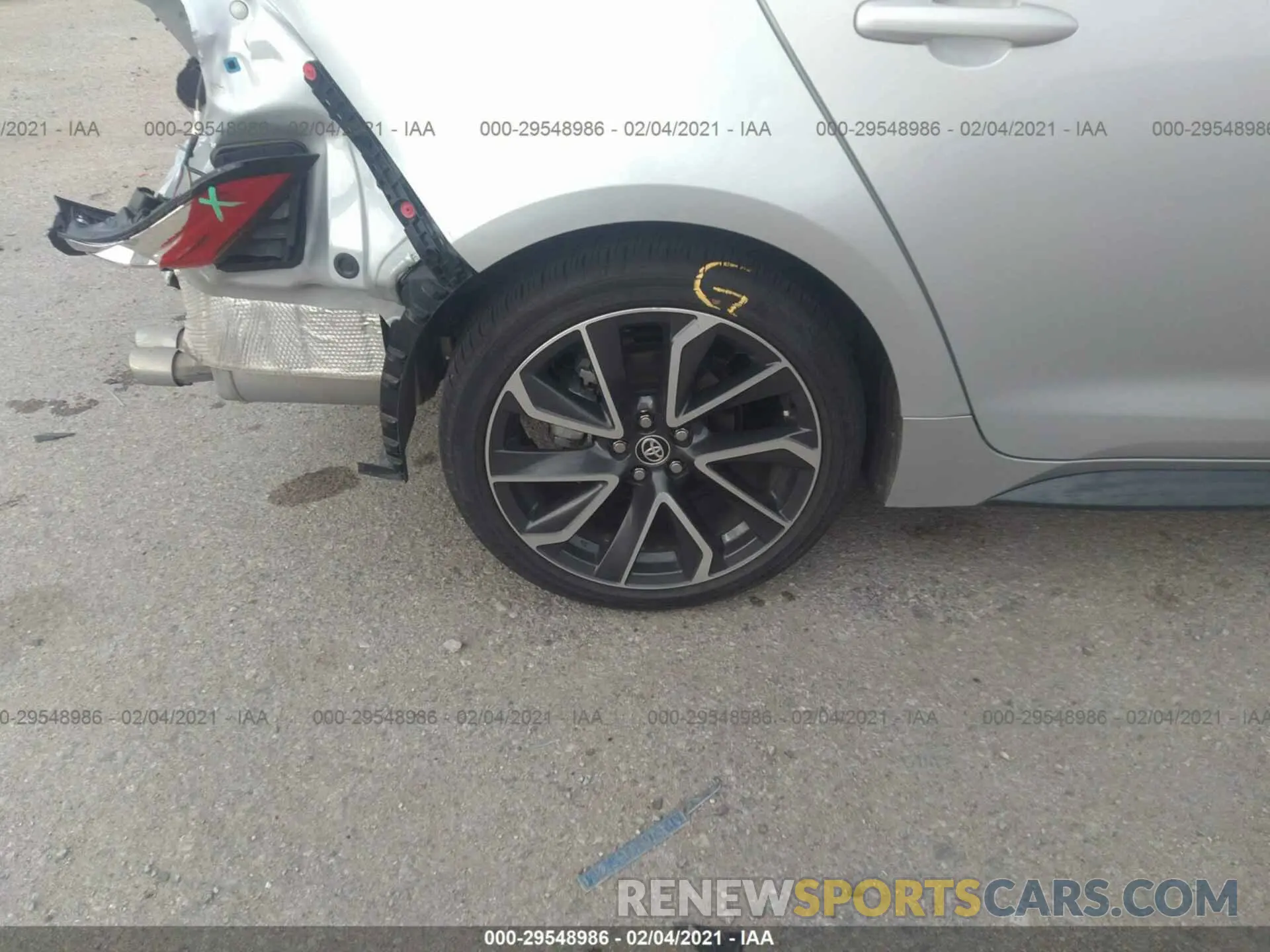 15 Photograph of a damaged car 5YFS4RCE5LP022966 TOYOTA COROLLA 2020