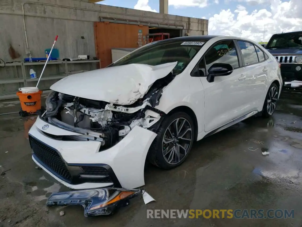 2 Photograph of a damaged car 5YFS4RCE5LP023020 TOYOTA COROLLA 2020