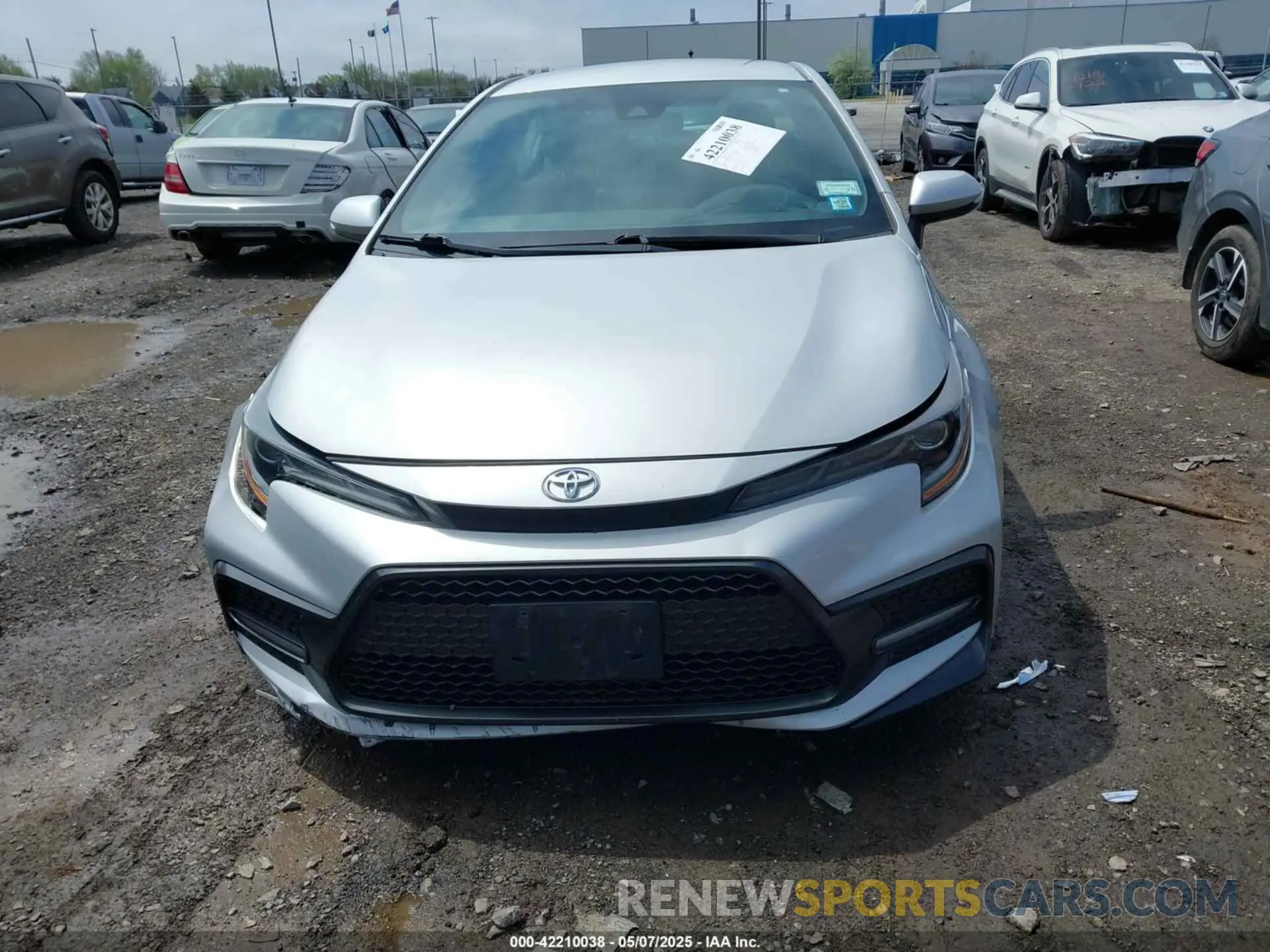 12 Photograph of a damaged car 5YFS4RCE5LP027651 TOYOTA COROLLA 2020