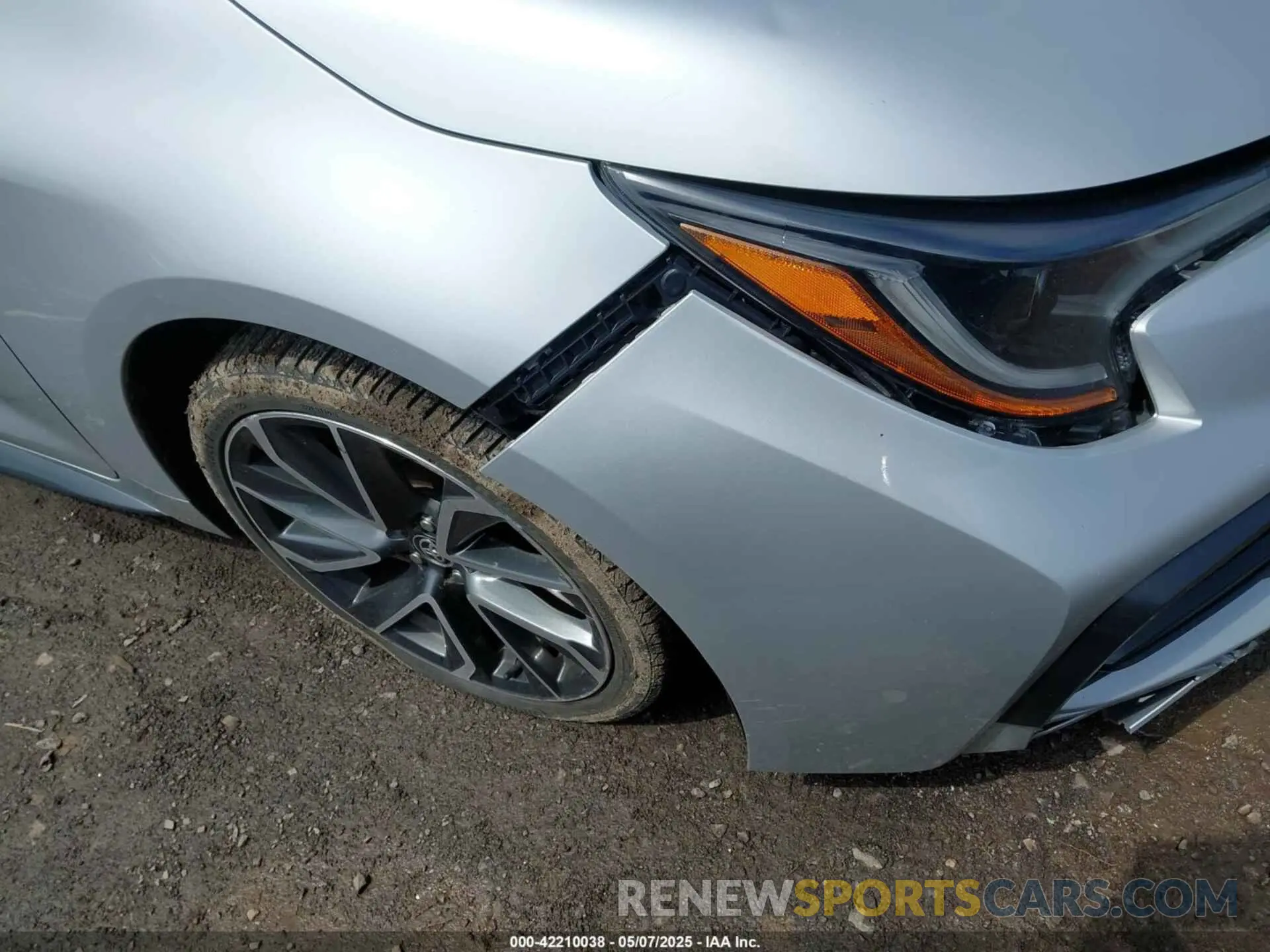 18 Photograph of a damaged car 5YFS4RCE5LP027651 TOYOTA COROLLA 2020