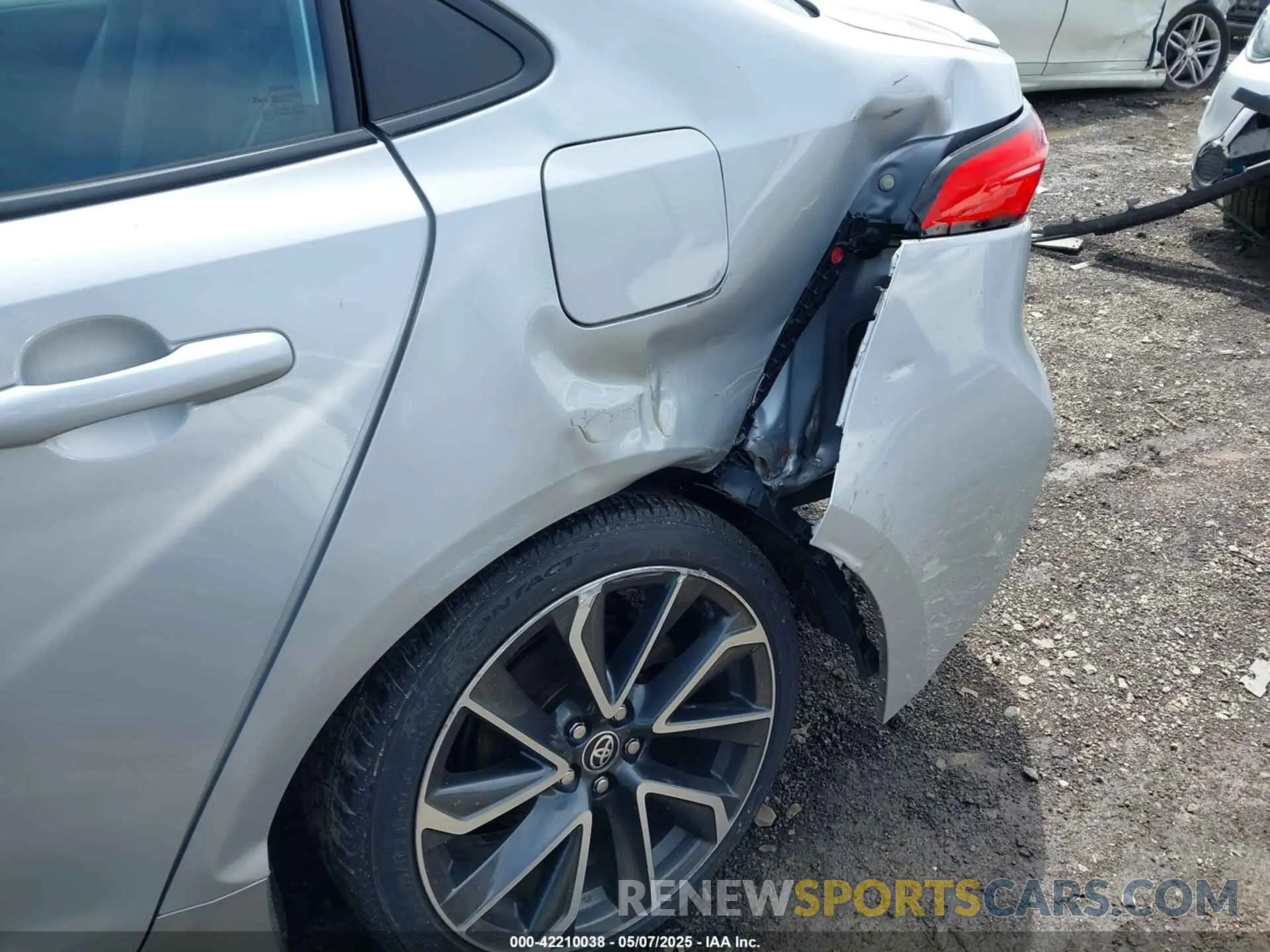 6 Photograph of a damaged car 5YFS4RCE5LP027651 TOYOTA COROLLA 2020