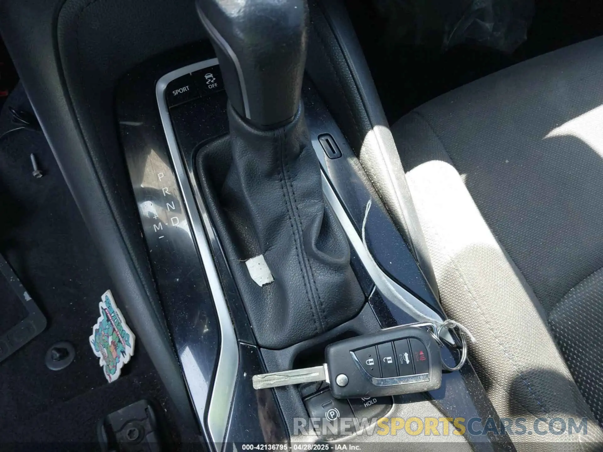 11 Photograph of a damaged car 5YFS4RCE5LP030789 TOYOTA COROLLA 2020