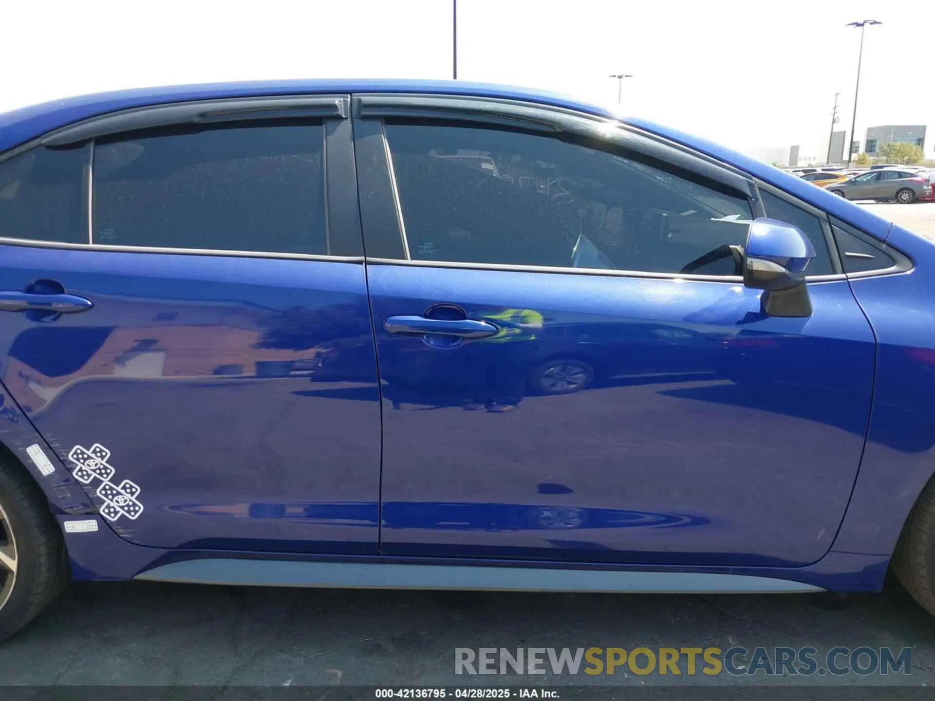 14 Photograph of a damaged car 5YFS4RCE5LP030789 TOYOTA COROLLA 2020