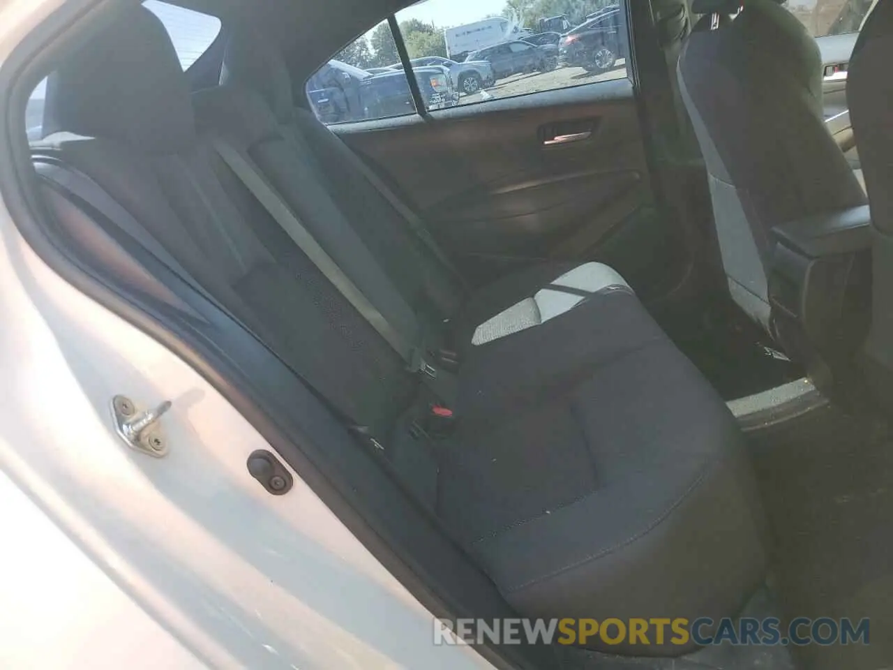 10 Photograph of a damaged car 5YFS4RCE5LP032395 TOYOTA COROLLA 2020
