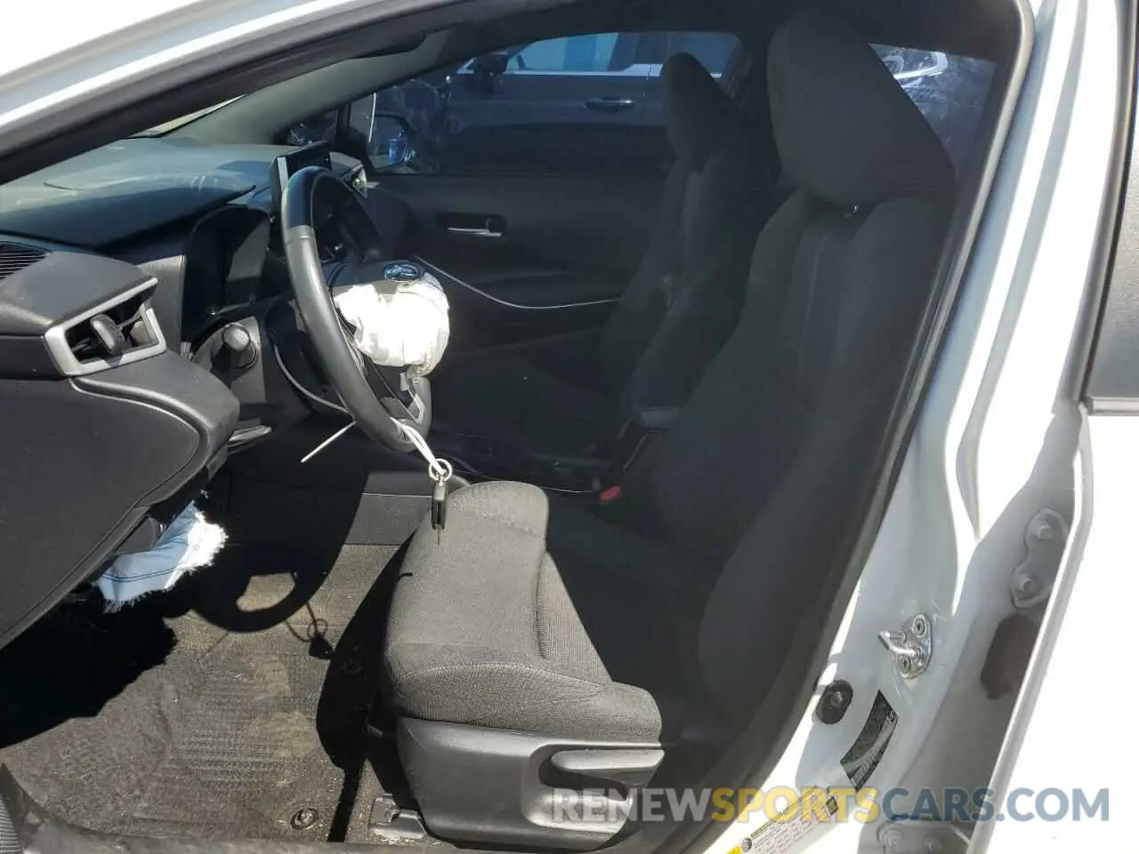 7 Photograph of a damaged car 5YFS4RCE5LP032395 TOYOTA COROLLA 2020