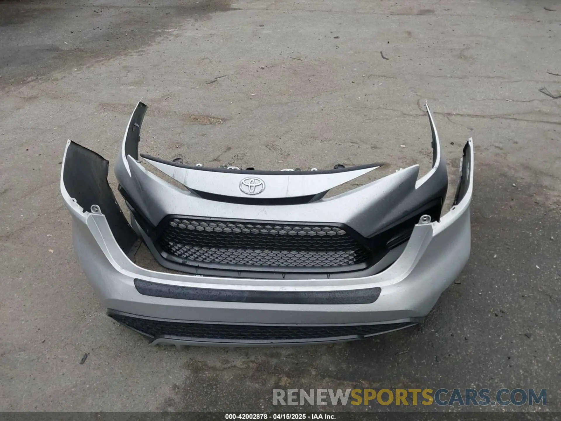 12 Photograph of a damaged car 5YFS4RCE5LP036589 TOYOTA COROLLA 2020