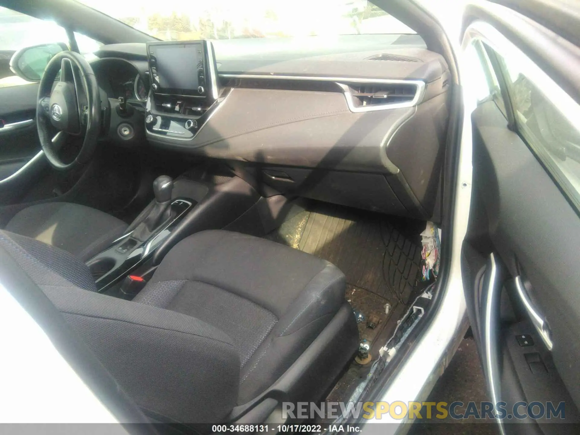 5 Photograph of a damaged car 5YFS4RCE5LP038150 TOYOTA COROLLA 2020