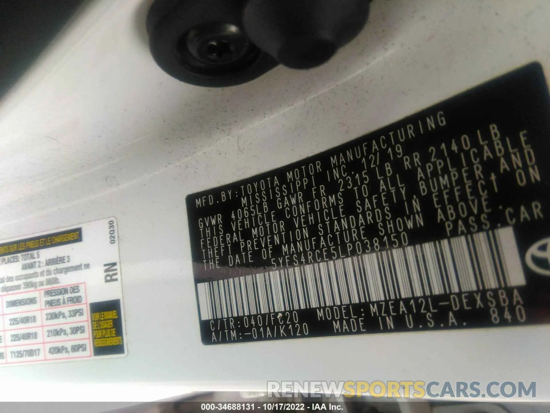 9 Photograph of a damaged car 5YFS4RCE5LP038150 TOYOTA COROLLA 2020