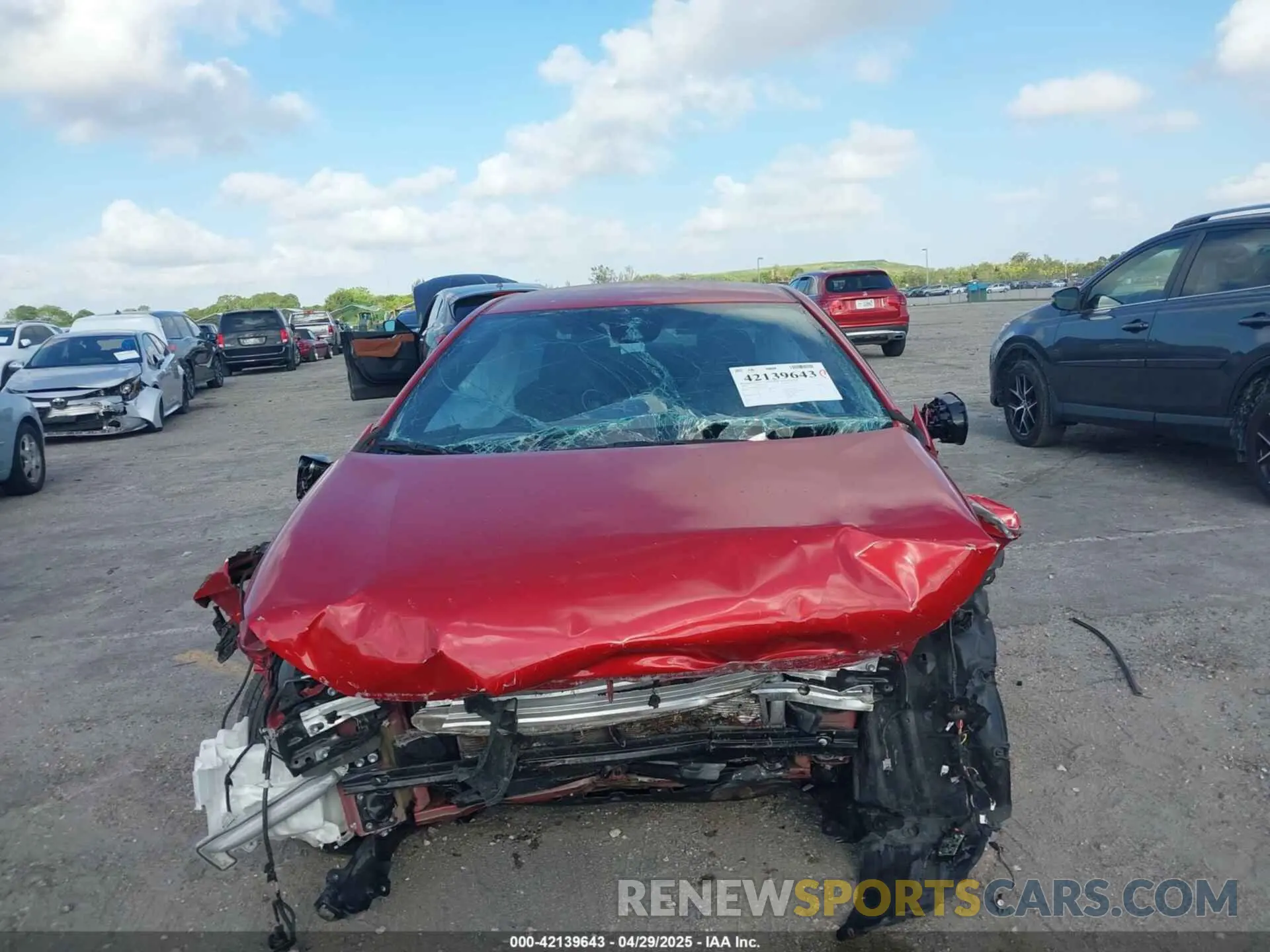 12 Photograph of a damaged car 5YFS4RCE5LP041534 TOYOTA COROLLA 2020