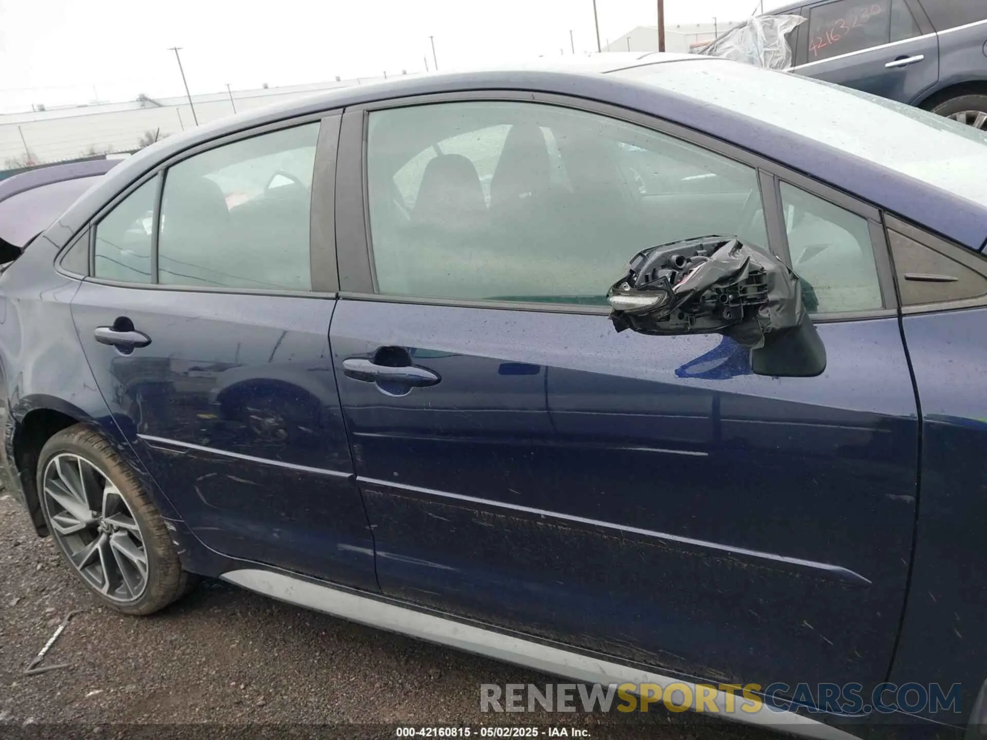 13 Photograph of a damaged car 5YFS4RCE5LP050475 TOYOTA COROLLA 2020