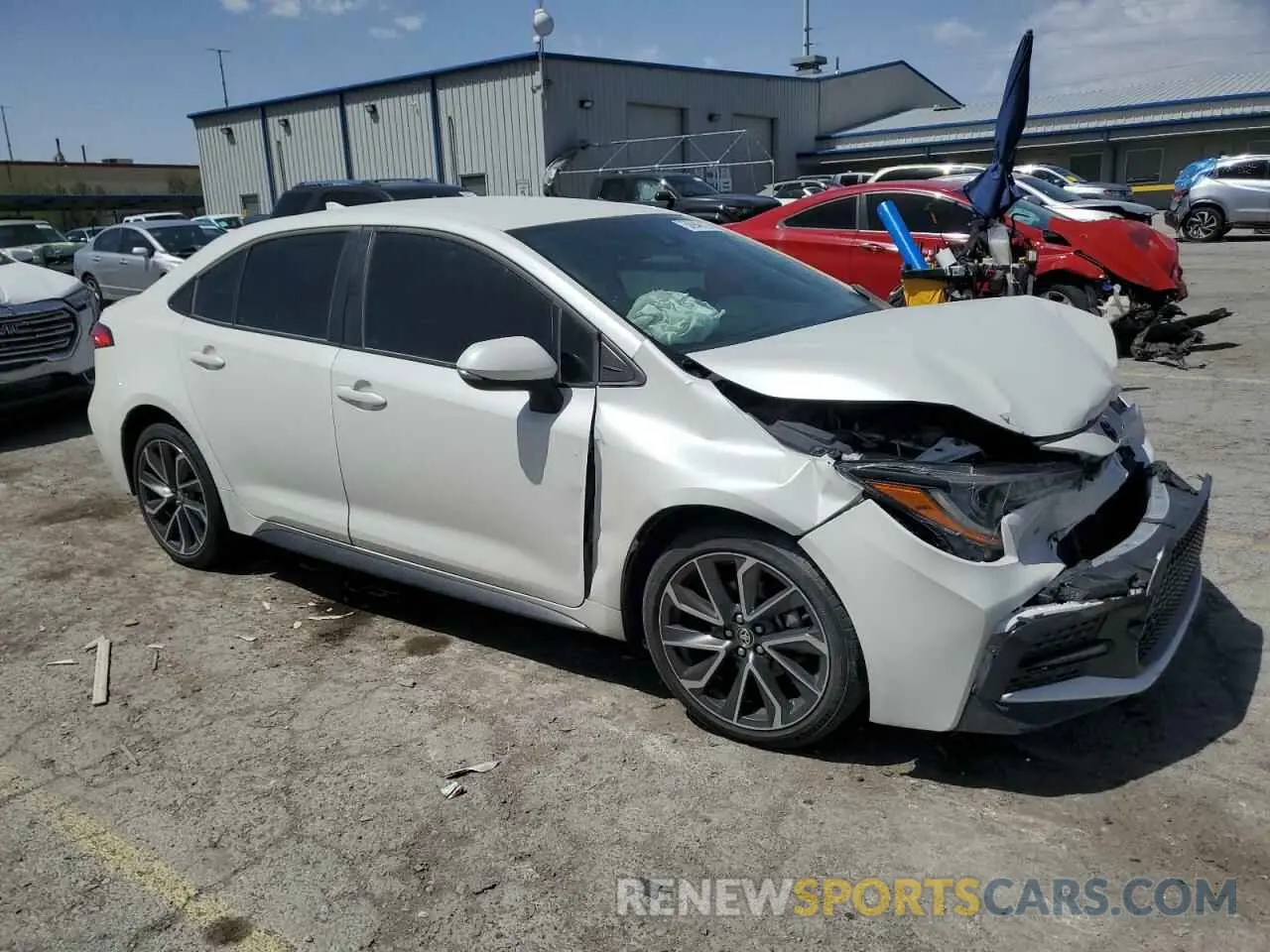 4 Photograph of a damaged car 5YFS4RCE5LP053683 TOYOTA COROLLA 2020