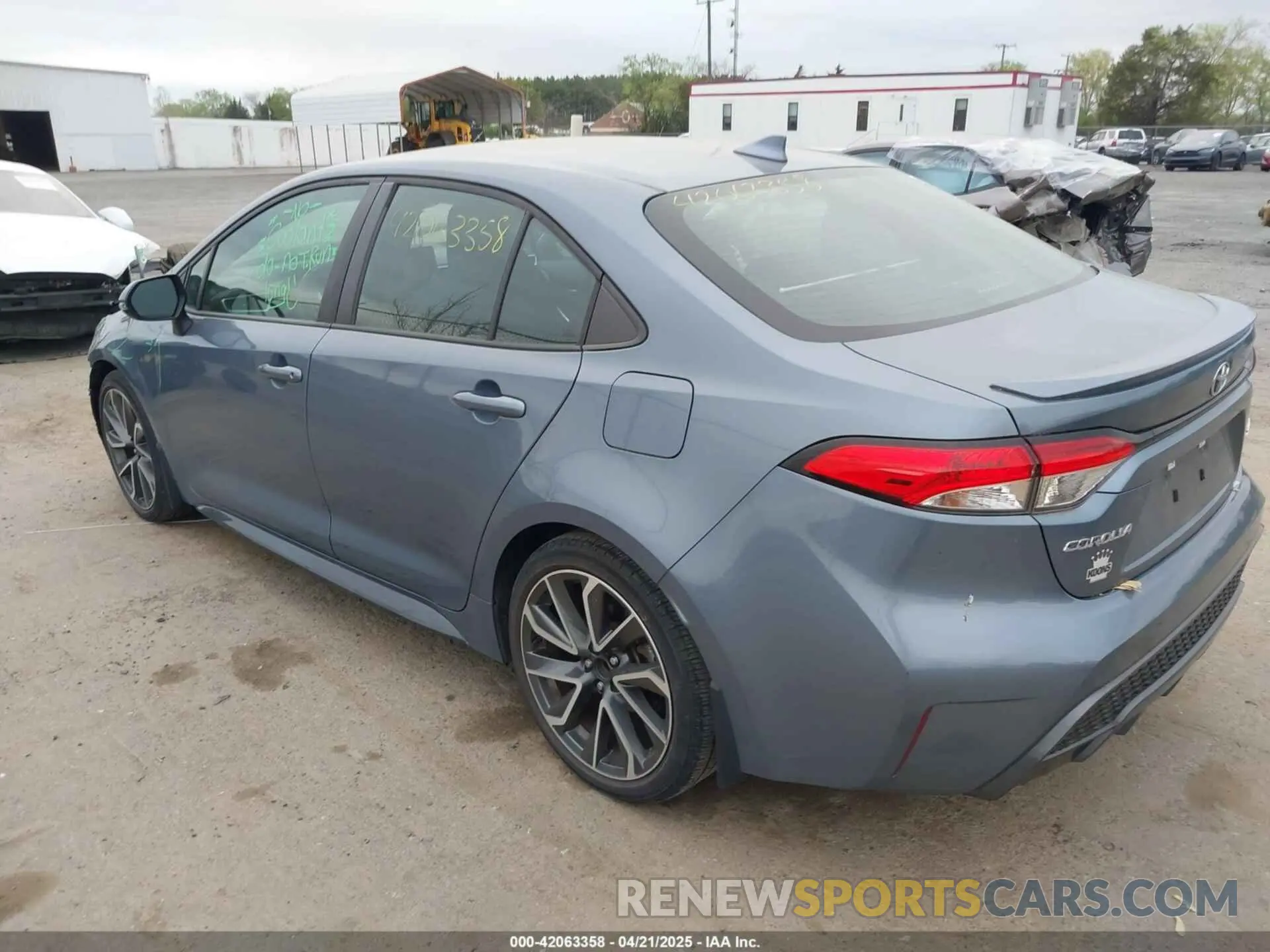3 Фотография поврежденного автомобиля 5YFS4RCE5LP056583 TOYOTA COROLLA 2020