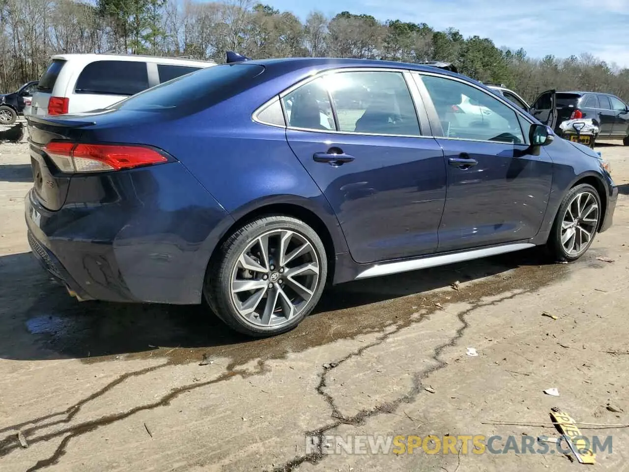 3 Photograph of a damaged car 5YFS4RCE6LP002712 TOYOTA COROLLA 2020