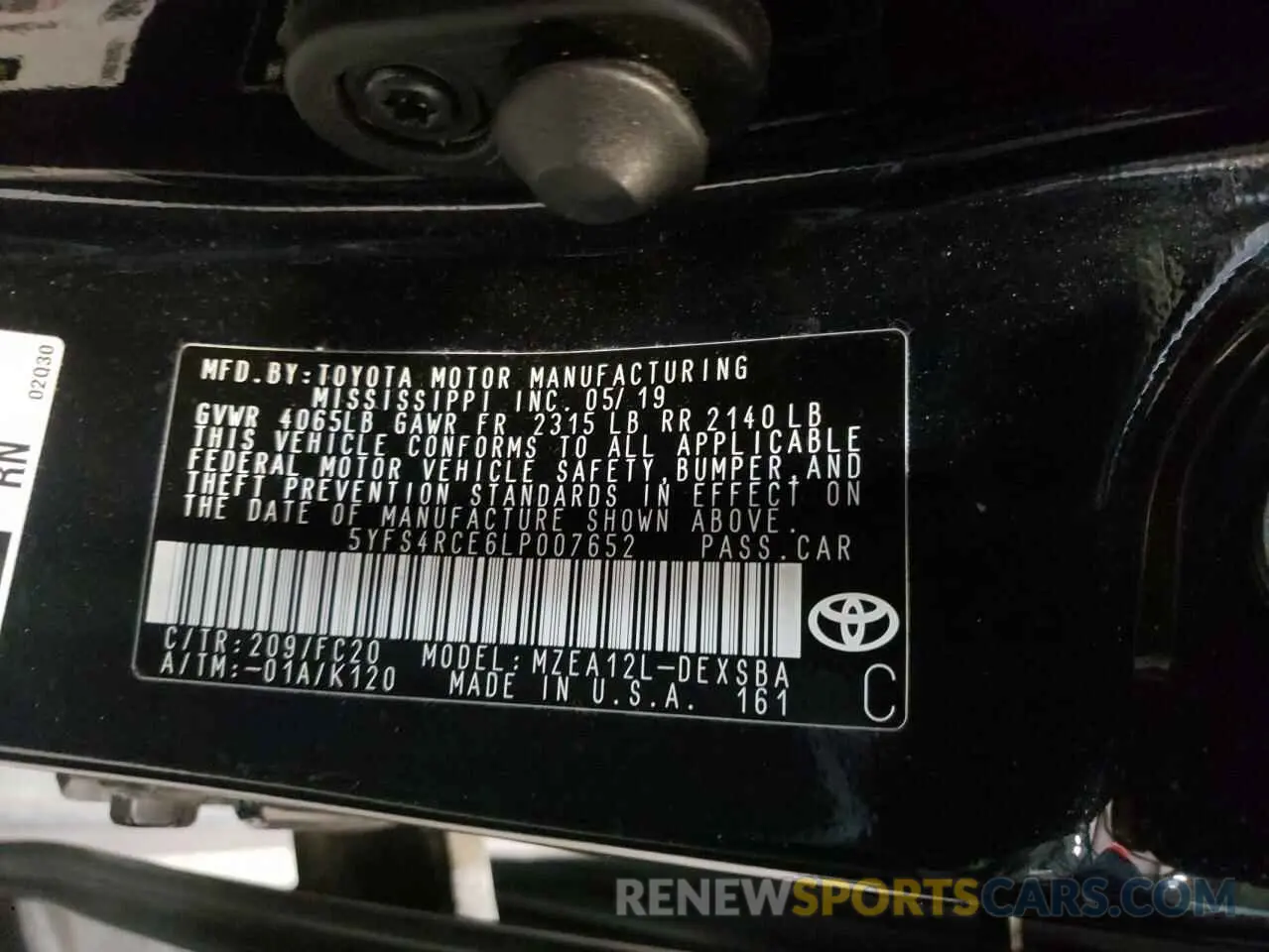 12 Photograph of a damaged car 5YFS4RCE6LP007652 TOYOTA COROLLA 2020