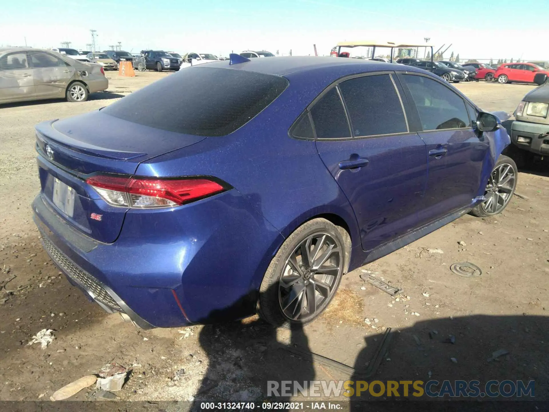 4 Photograph of a damaged car 5YFS4RCE6LP015086 TOYOTA COROLLA 2020