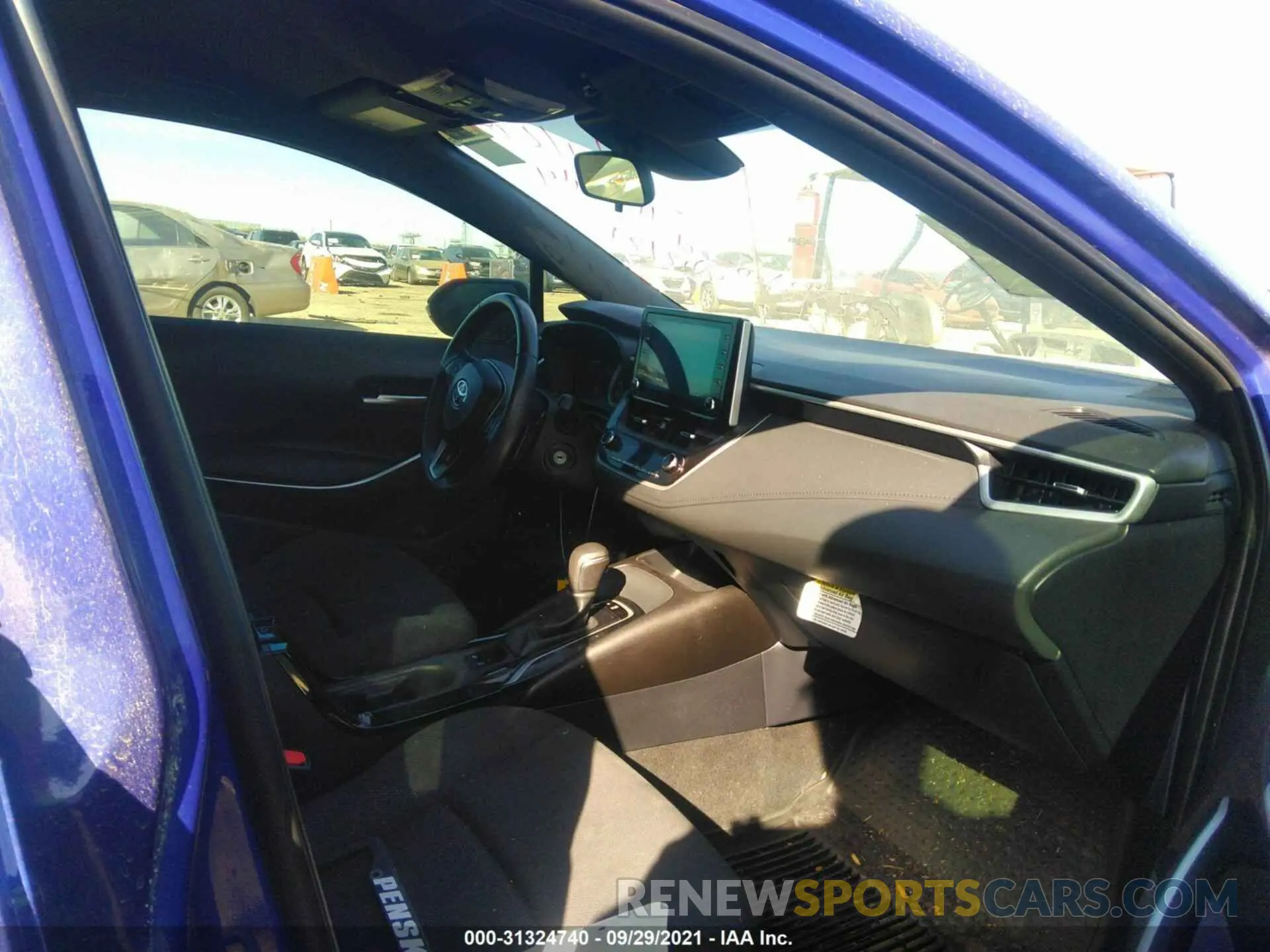 5 Photograph of a damaged car 5YFS4RCE6LP015086 TOYOTA COROLLA 2020