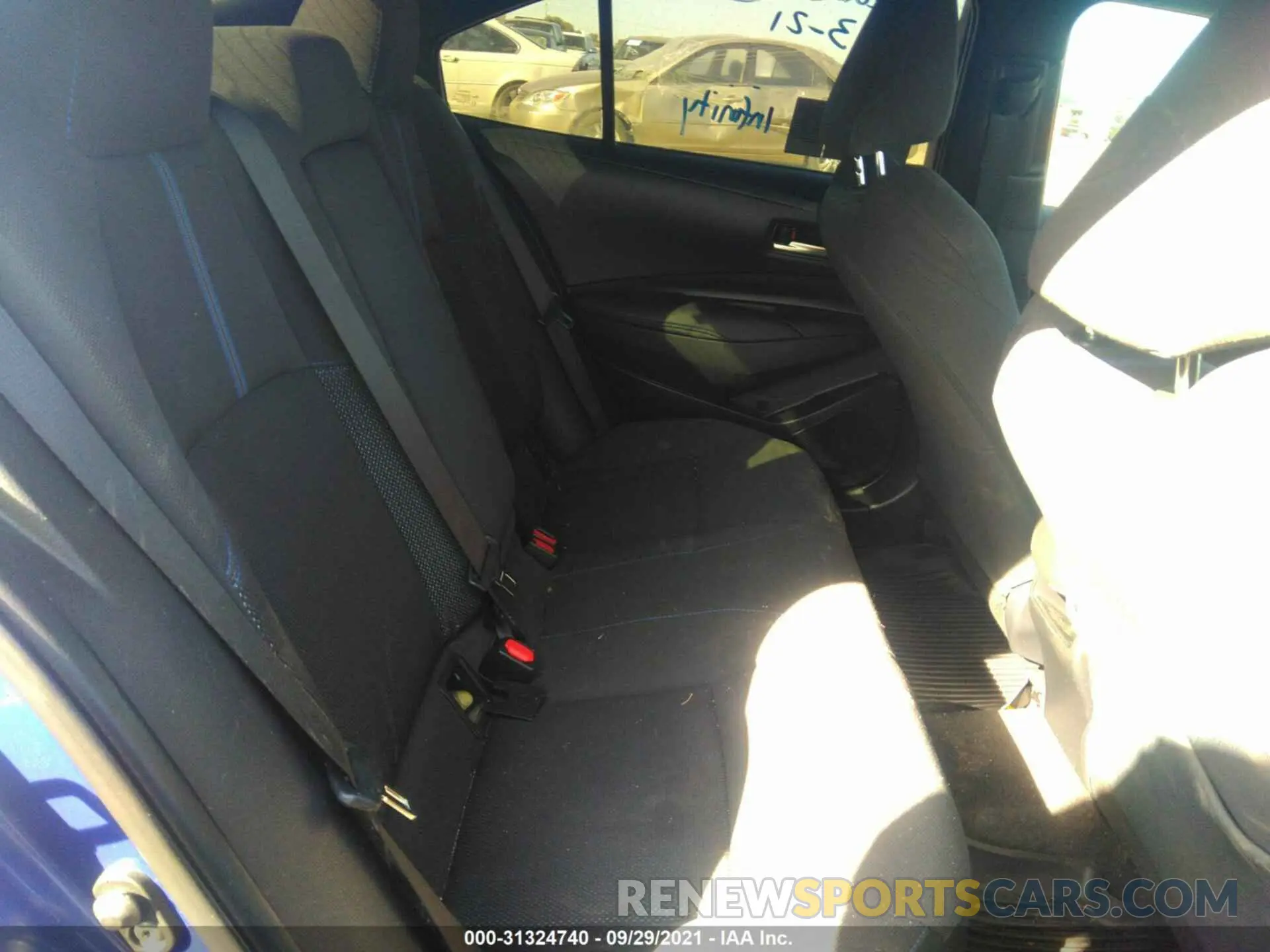 8 Photograph of a damaged car 5YFS4RCE6LP015086 TOYOTA COROLLA 2020