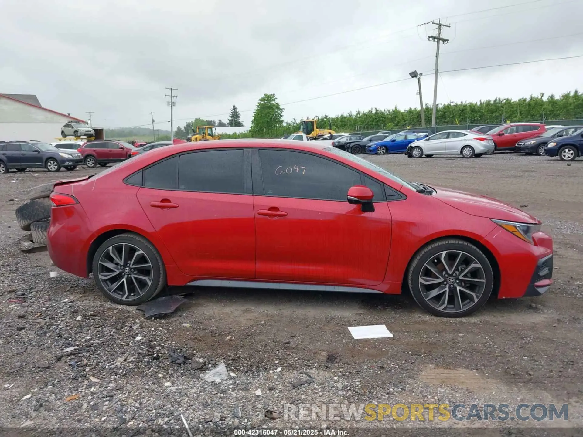 13 Photograph of a damaged car 5YFS4RCE6LP024788 TOYOTA COROLLA 2020