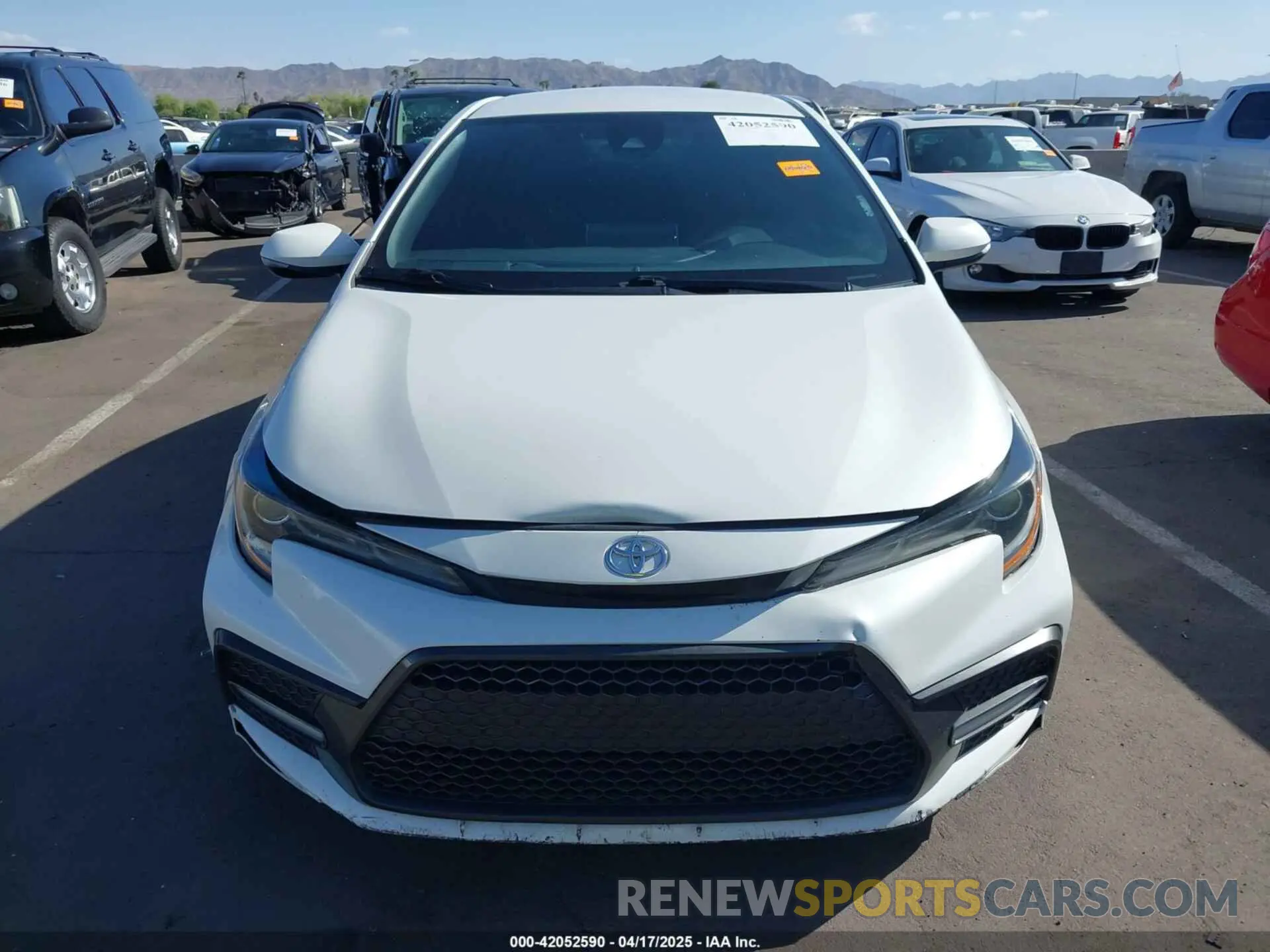 13 Photograph of a damaged car 5YFS4RCE6LP028145 TOYOTA COROLLA 2020