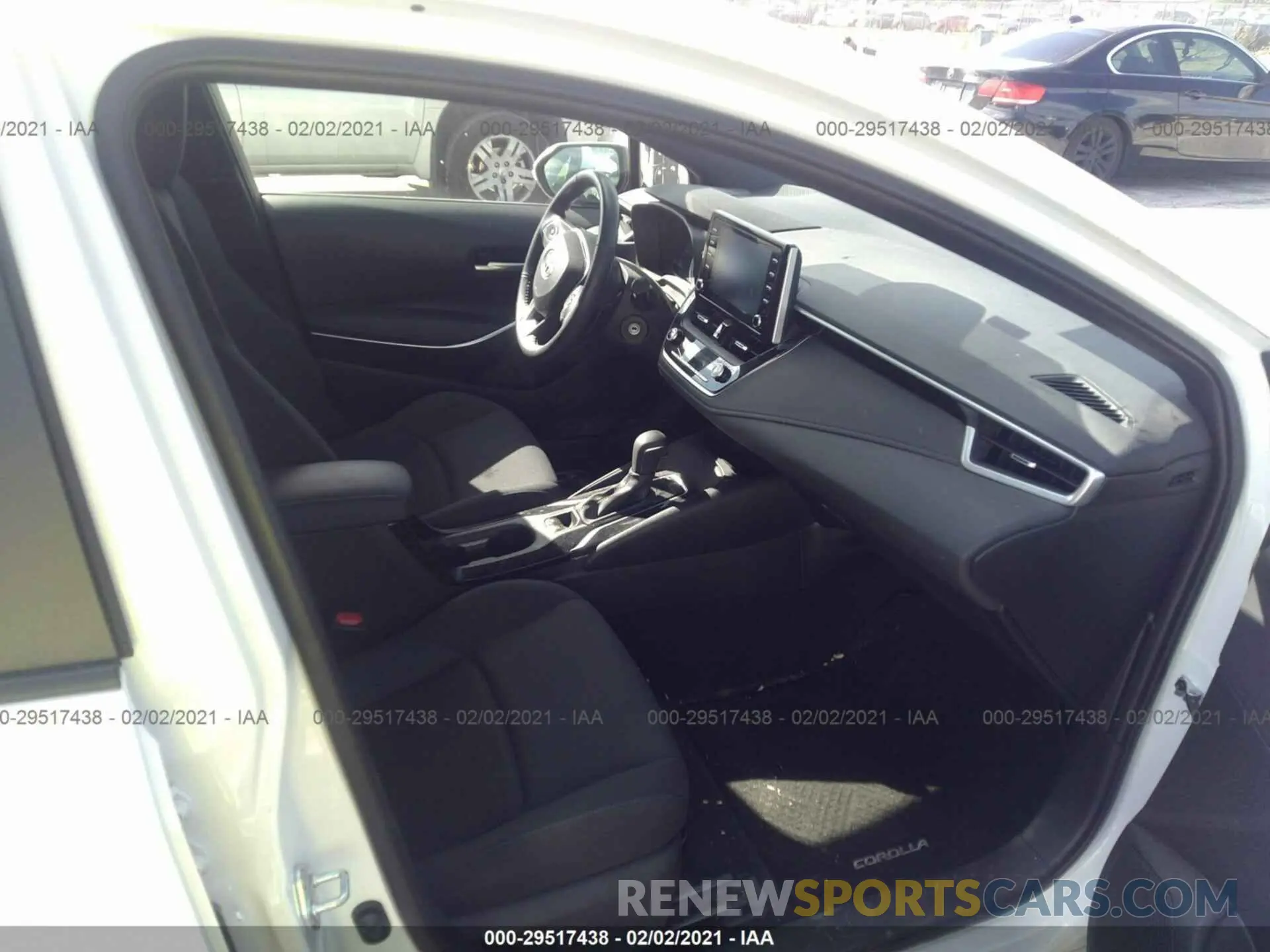 5 Photograph of a damaged car 5YFS4RCE6LP028209 TOYOTA COROLLA 2020