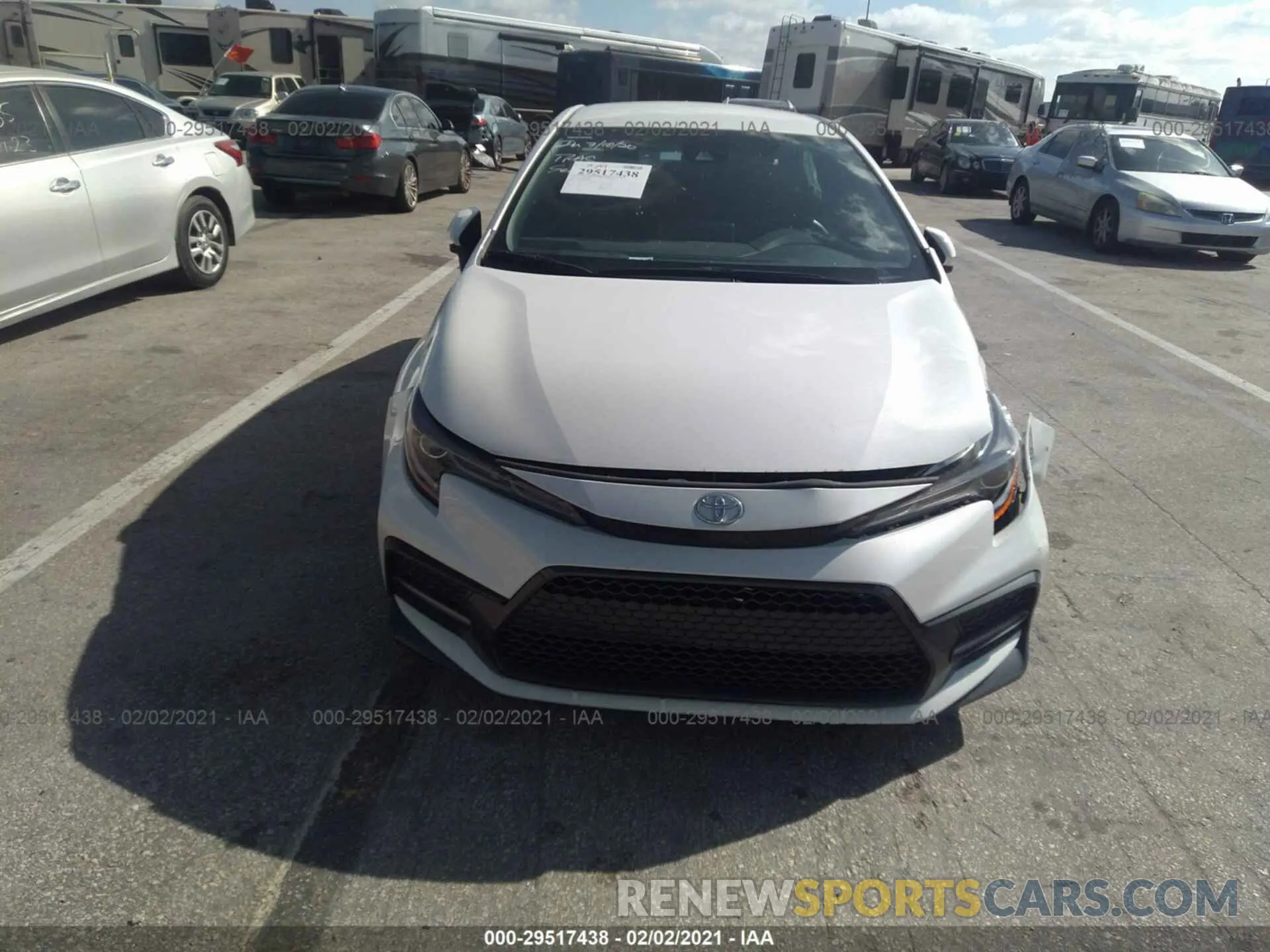6 Photograph of a damaged car 5YFS4RCE6LP028209 TOYOTA COROLLA 2020