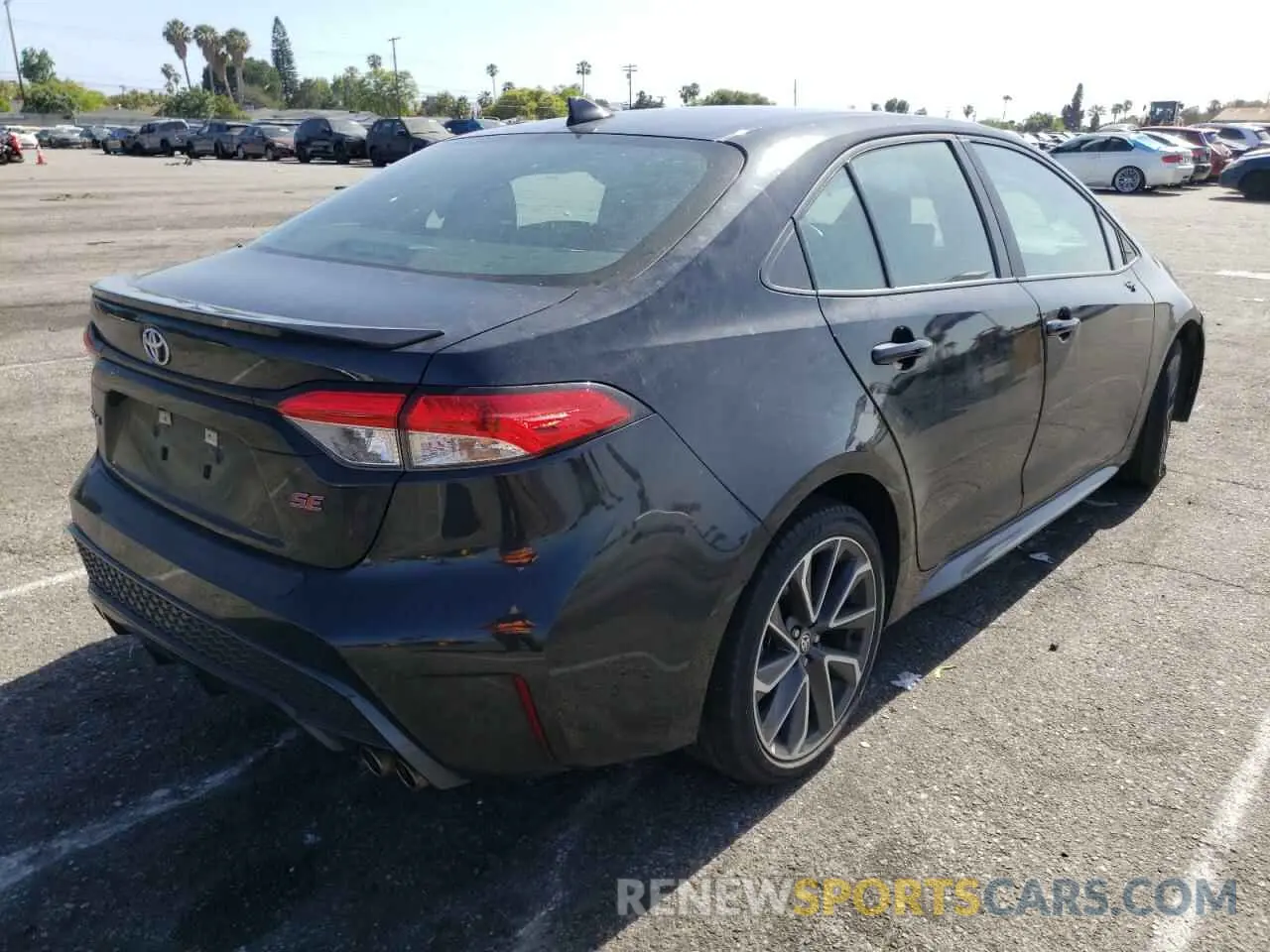 4 Photograph of a damaged car 5YFS4RCE6LP038710 TOYOTA COROLLA 2020