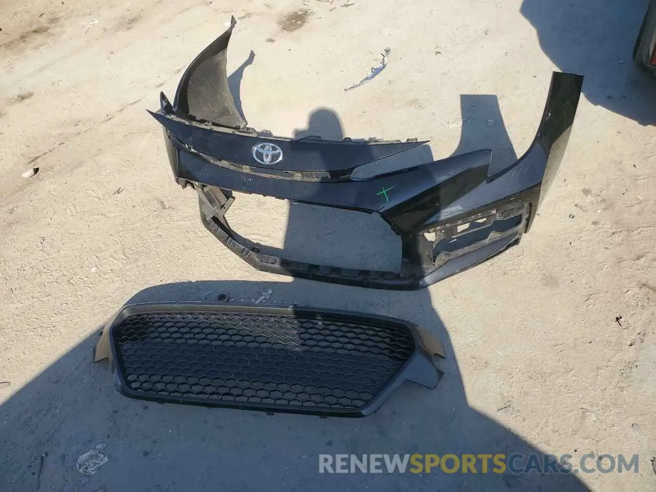 12 Photograph of a damaged car 5YFS4RCE7LP003478 TOYOTA COROLLA 2020