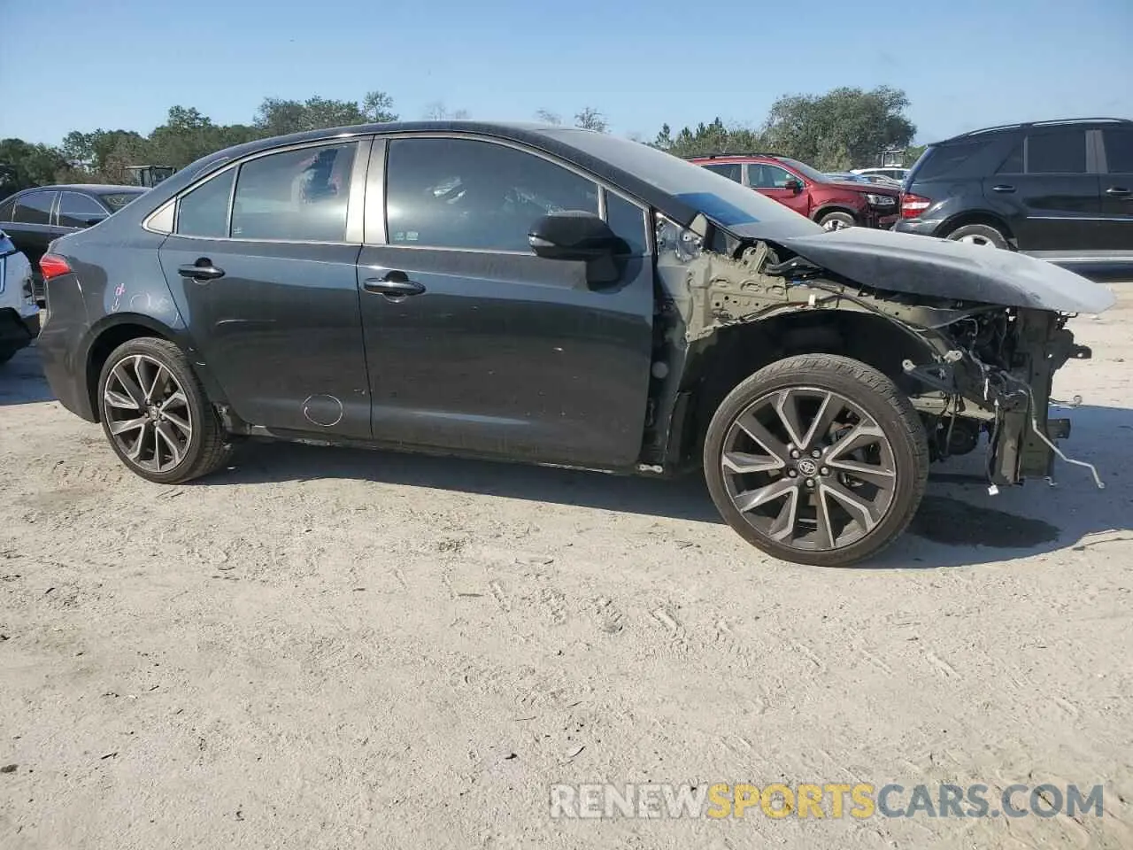 4 Photograph of a damaged car 5YFS4RCE7LP003478 TOYOTA COROLLA 2020