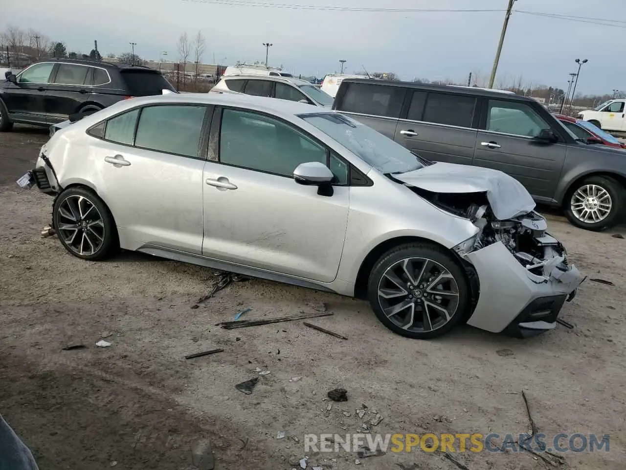 4 Photograph of a damaged car 5YFS4RCE7LP023990 TOYOTA COROLLA 2020