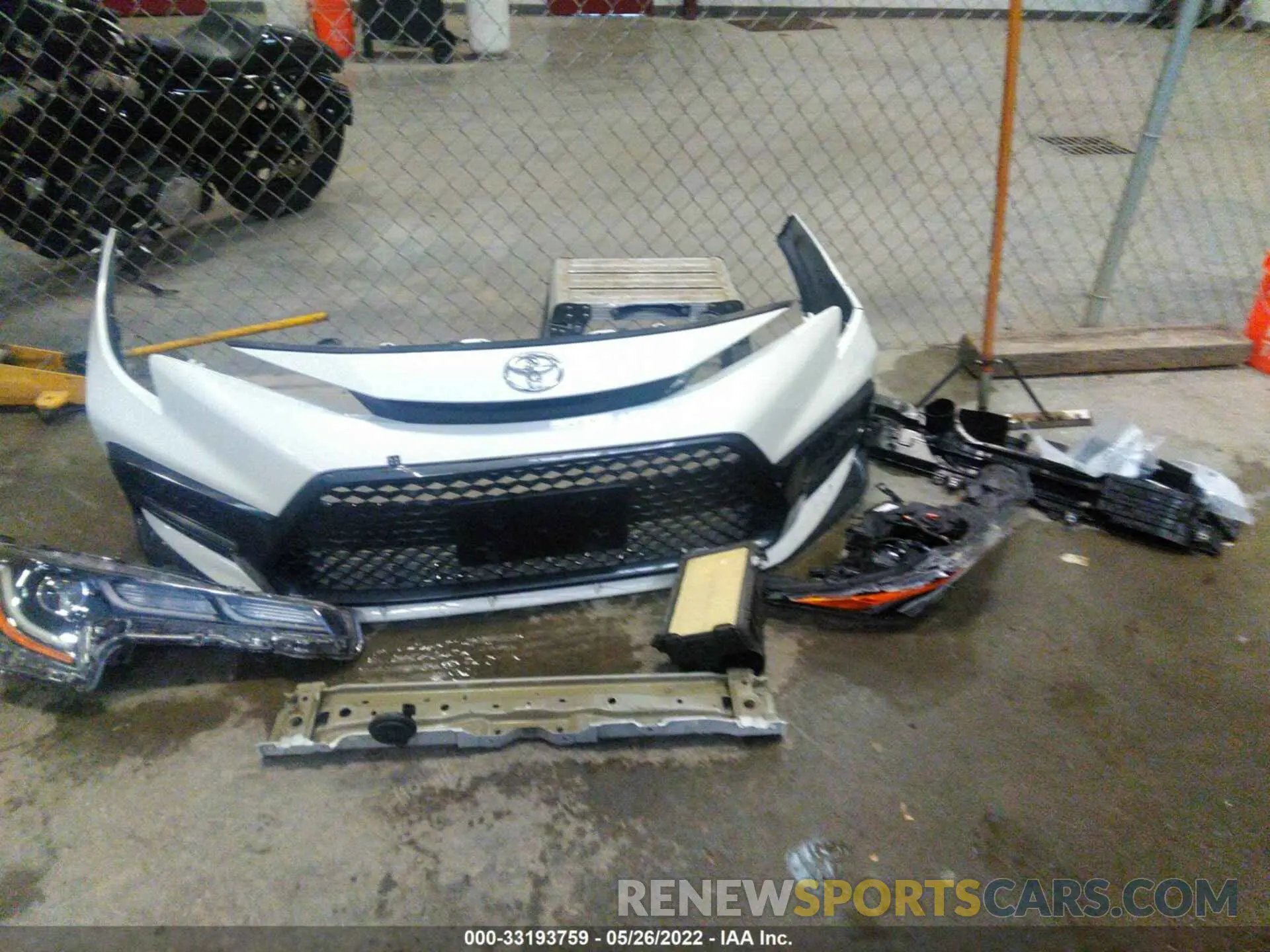 12 Photograph of a damaged car 5YFS4RCE7LP037601 TOYOTA COROLLA 2020