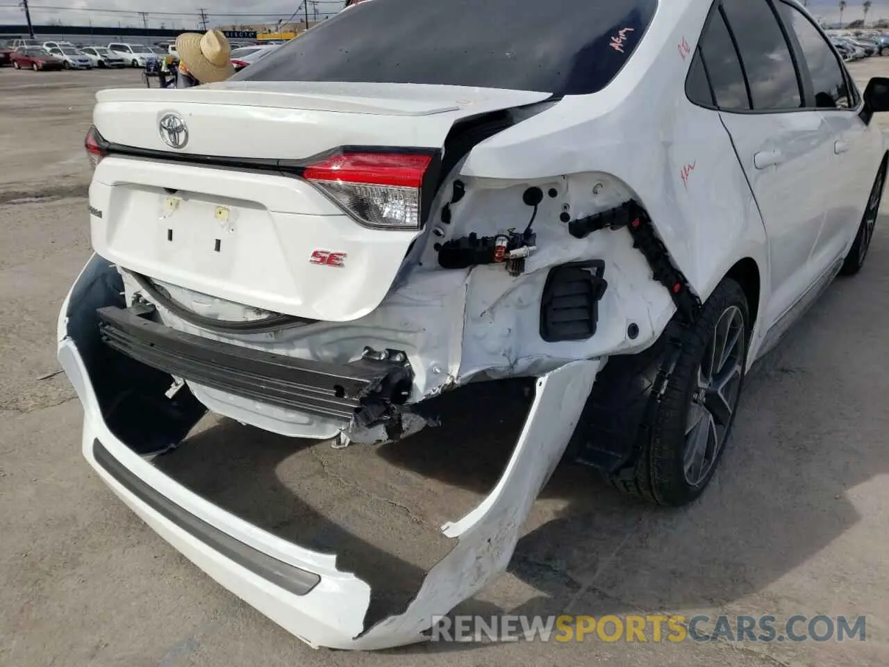 9 Photograph of a damaged car 5YFS4RCE7LP042376 TOYOTA COROLLA 2020