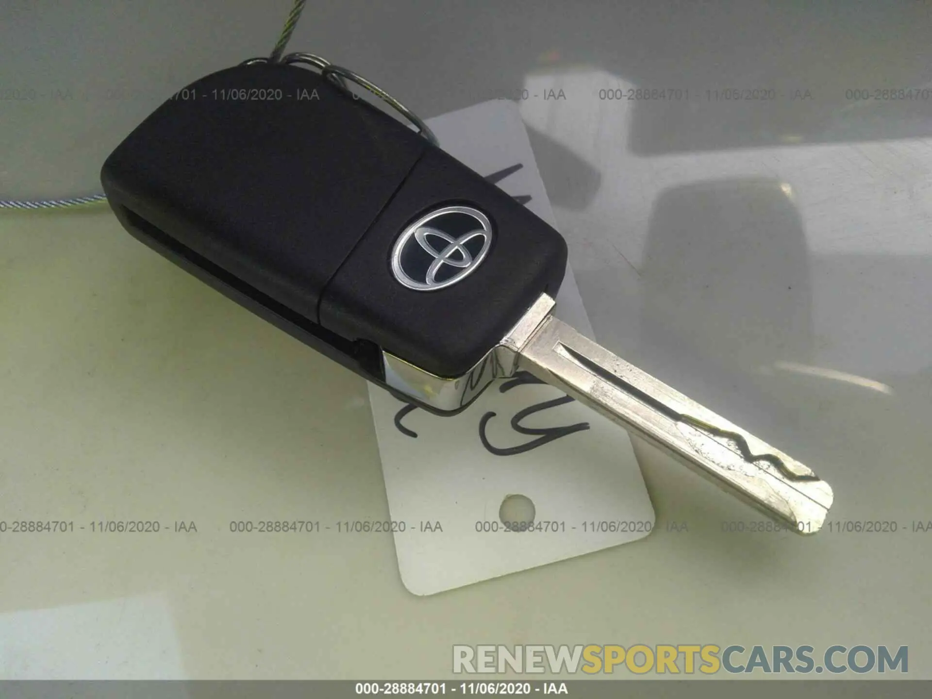 11 Photograph of a damaged car 5YFS4RCE7LP049604 TOYOTA COROLLA 2020