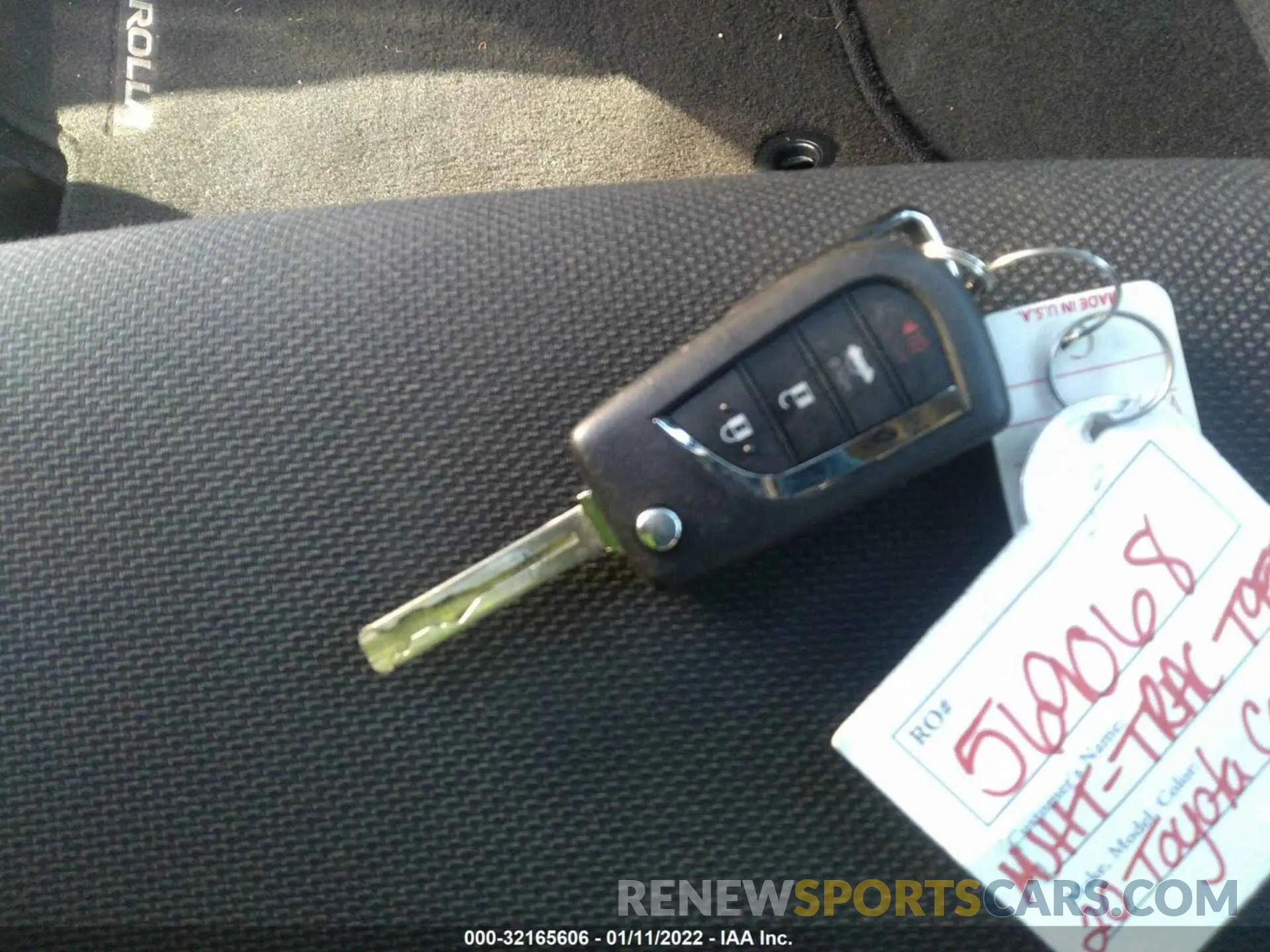 11 Photograph of a damaged car 5YFS4RCE7LP052115 TOYOTA COROLLA 2020