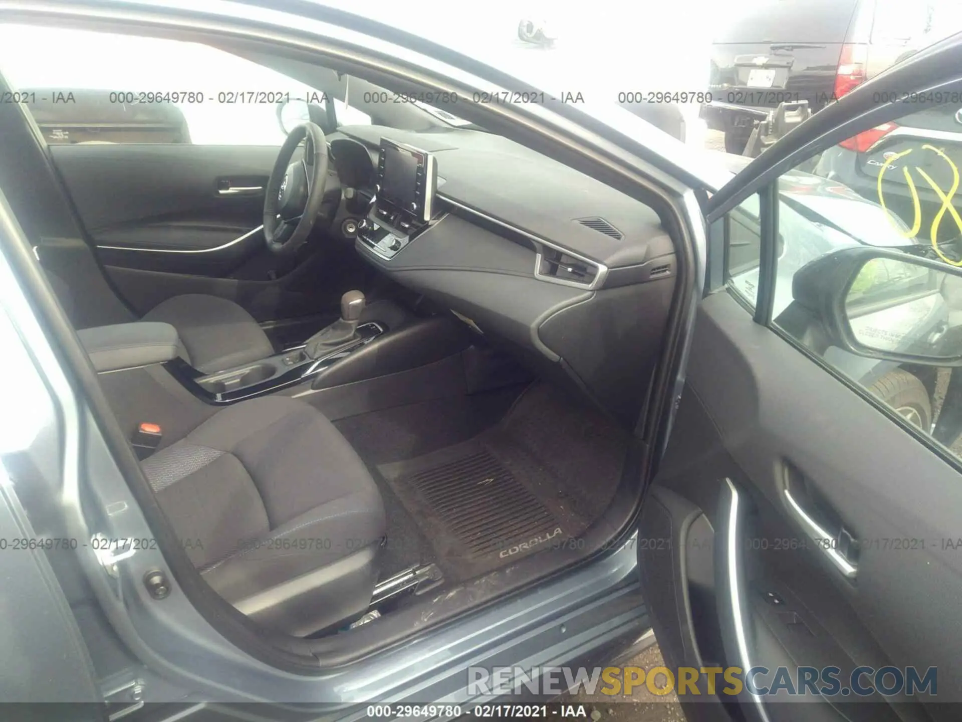 5 Photograph of a damaged car 5YFS4RCE7LP055192 TOYOTA COROLLA 2020