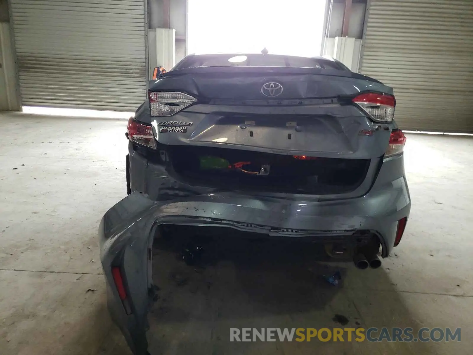 9 Photograph of a damaged car 5YFS4RCE8LP031757 TOYOTA COROLLA 2020
