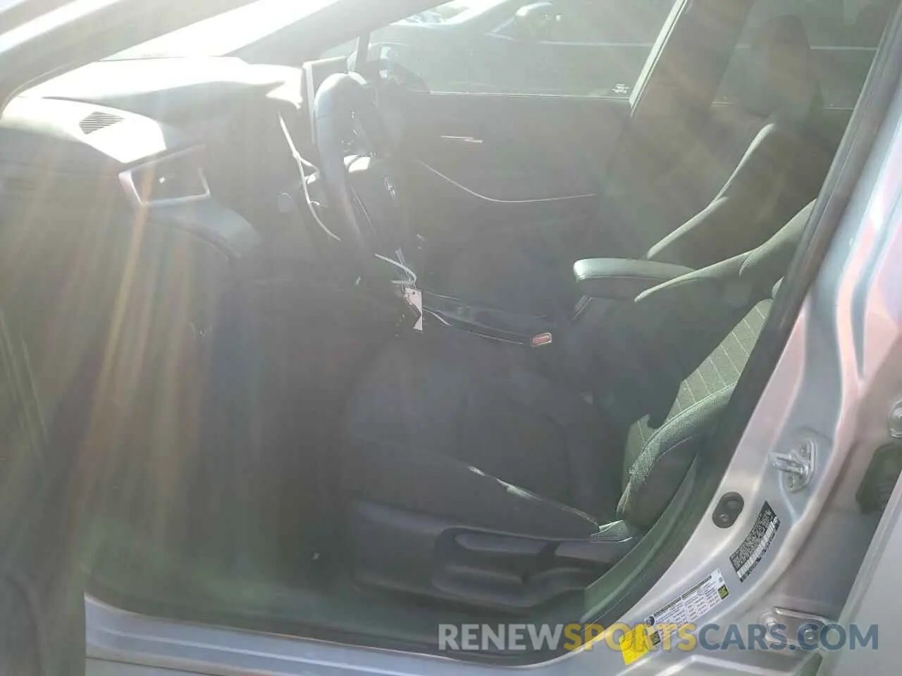 7 Photograph of a damaged car 5YFS4RCE8LP034240 TOYOTA COROLLA 2020
