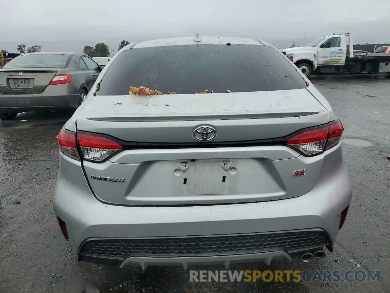 6 Photograph of a damaged car 5YFS4RCE8LP043925 TOYOTA COROLLA 2020