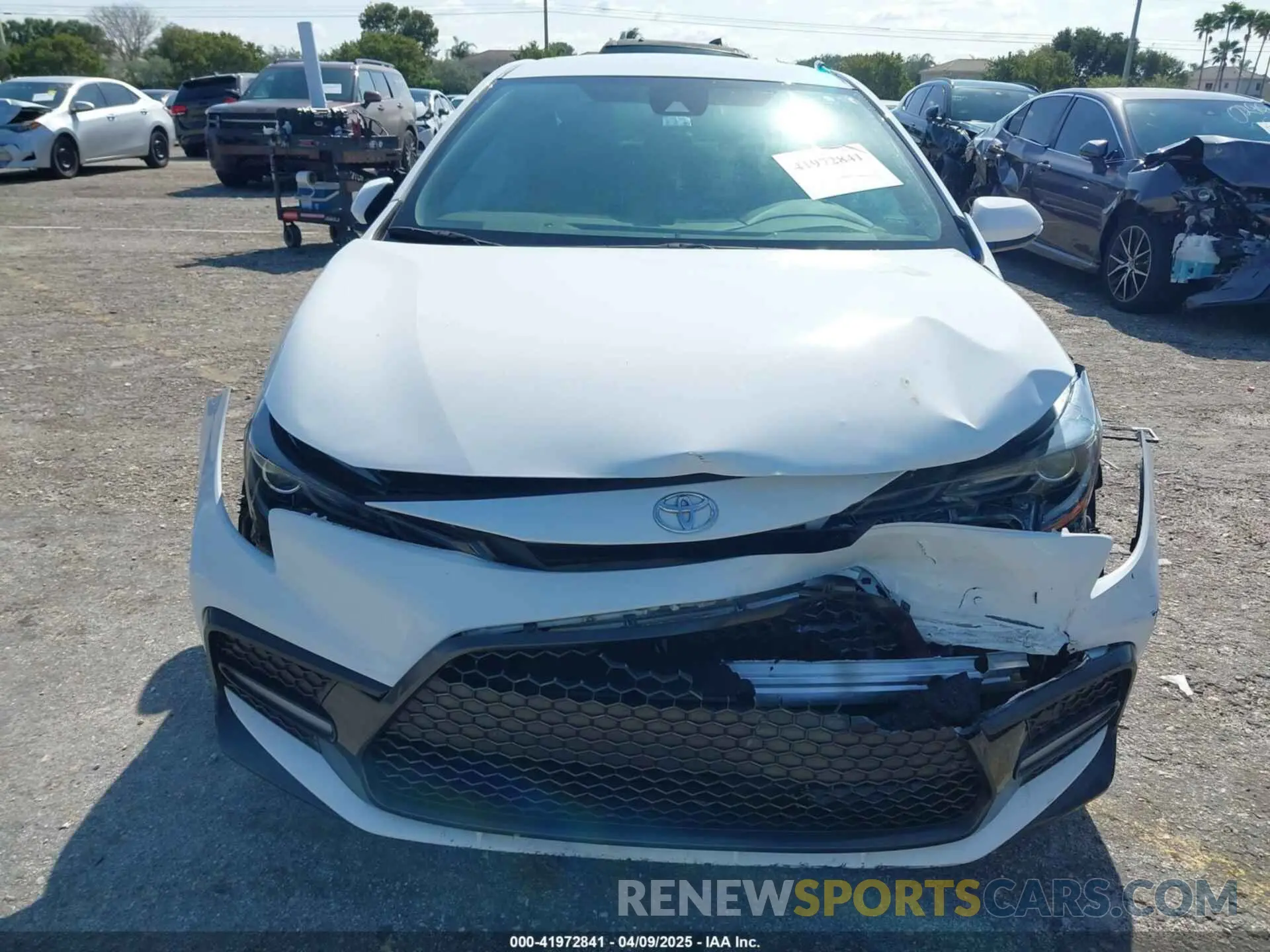 11 Photograph of a damaged car 5YFS4RCE8LP052706 TOYOTA COROLLA 2020